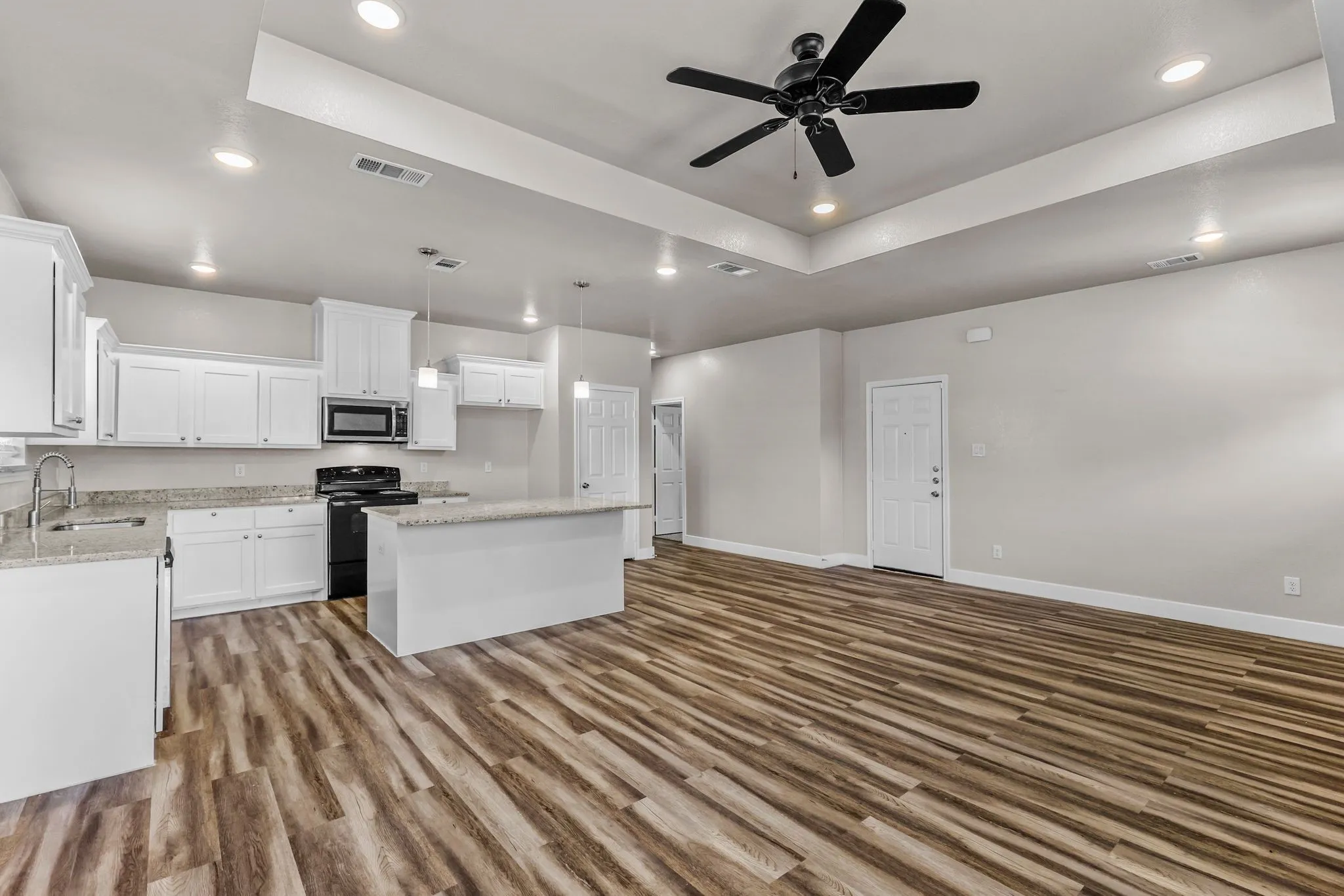 Single Family Residence For Rent in Hunt County , 4210 Park Street, Greenville, Texas 75401, 3 Bedroom, 2 Bathroom, 1 Garage spaces, 1,454 Sqft, built in 2021, mls#21358398, Real Estate Agent in Greenville, Homes For Rent in Hunt county, Homes For Rent in Greenville, Realtor in Greenville Texas, Real Estate Brokerage Independent Realty Texas, Luminita Cordes Realtor