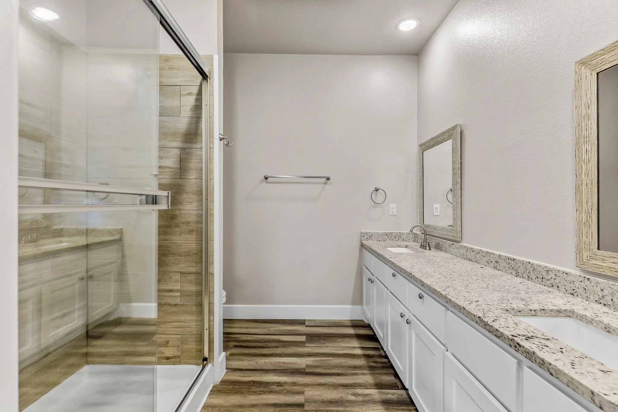 Single Family Residence For Rent in Hunt County , 4210 Park Street, Greenville, Texas 75401, 3 Bedroom, 2 Bathroom, 1 Garage spaces, 1,454 Sqft, built in 2021, mls#21358398, Real Estate Agent in Greenville, Homes For Rent in Hunt county, Homes For Rent in Greenville, Realtor in Greenville Texas, Real Estate Brokerage Independent Realty Texas, Luminita Cordes Realtor