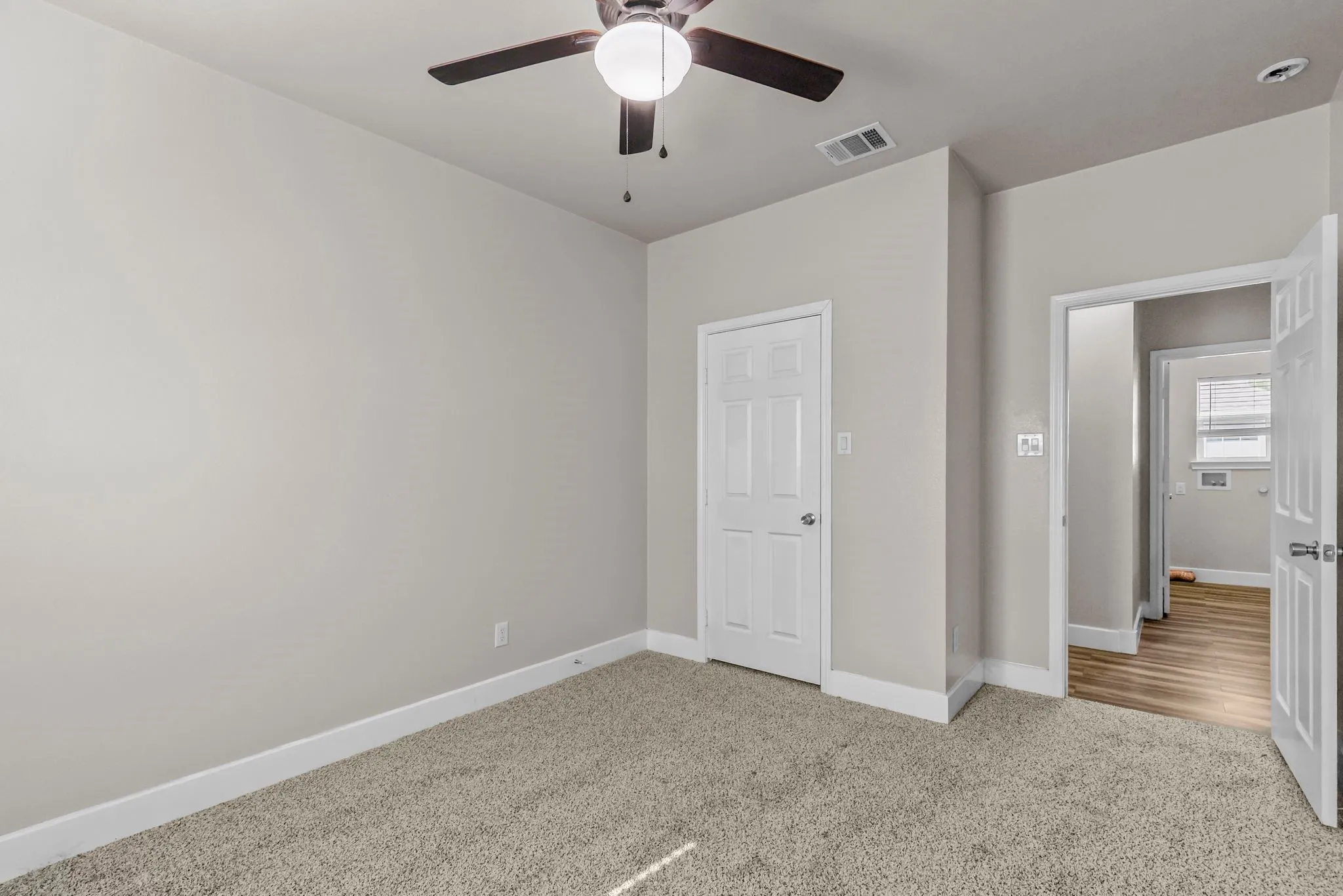 Single Family Residence For Rent in Hunt County , 4210 Park Street, Greenville, Texas 75401, 3 Bedroom, 2 Bathroom, 1 Garage spaces, 1,454 Sqft, built in 2021, mls#21358398, Real Estate Agent in Greenville, Homes For Rent in Hunt county, Homes For Rent in Greenville, Realtor in Greenville Texas, Real Estate Brokerage Independent Realty Texas, Luminita Cordes Realtor