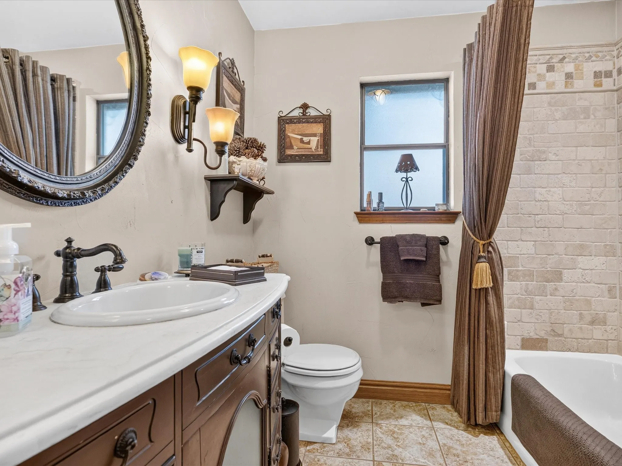 Single Family Residence For Sale in Tarrant County , 2501 New Haven Court, Bedford, Texas 76022, 3 Bedroom, 2 Bathroom, 2 Garage spaces, 1,812 Sqft, built in 1982, mls#21354643, Real Estate Agent in Bedford, Homes For Sale in Tarrant county, Homes For Sale in Bedford, Realtor in Bedford Texas, Real Estate Brokerage Independent Realty Texas, Luminita Cordes Realtor