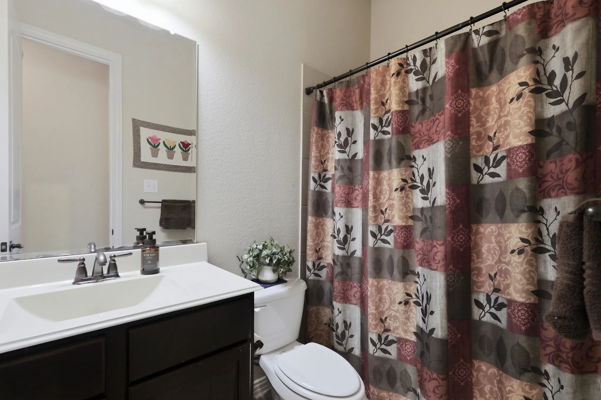 Single Family Residence For Sale in Rockwall County , 5213 Falcon Ridge Court, Rowlett, Texas 75088, 5 Bedroom, 3 Bathroom, 2 Garage spaces, 3,263 Sqft, built in 2012, mls#21355931, Real Estate Agent in Rowlett, Homes For Sale in Rockwall county, Homes For Sale in Rowlett, Realtor in Rowlett Texas, Real Estate Brokerage Independent Realty Texas, Luminita Cordes Realtor