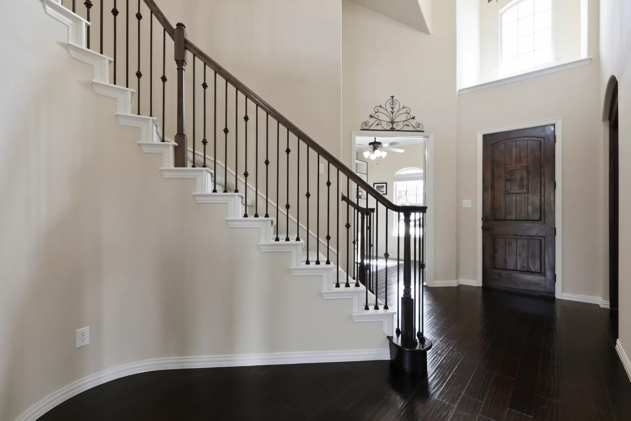 Single Family Residence For Sale in Rockwall County , 5213 Falcon Ridge Court, Rowlett, Texas 75088, 5 Bedroom, 3 Bathroom, 2 Garage spaces, 3,263 Sqft, built in 2012, mls#21355931, Real Estate Agent in Rowlett, Homes For Sale in Rockwall county, Homes For Sale in Rowlett, Realtor in Rowlett Texas, Real Estate Brokerage Independent Realty Texas, Luminita Cordes Realtor