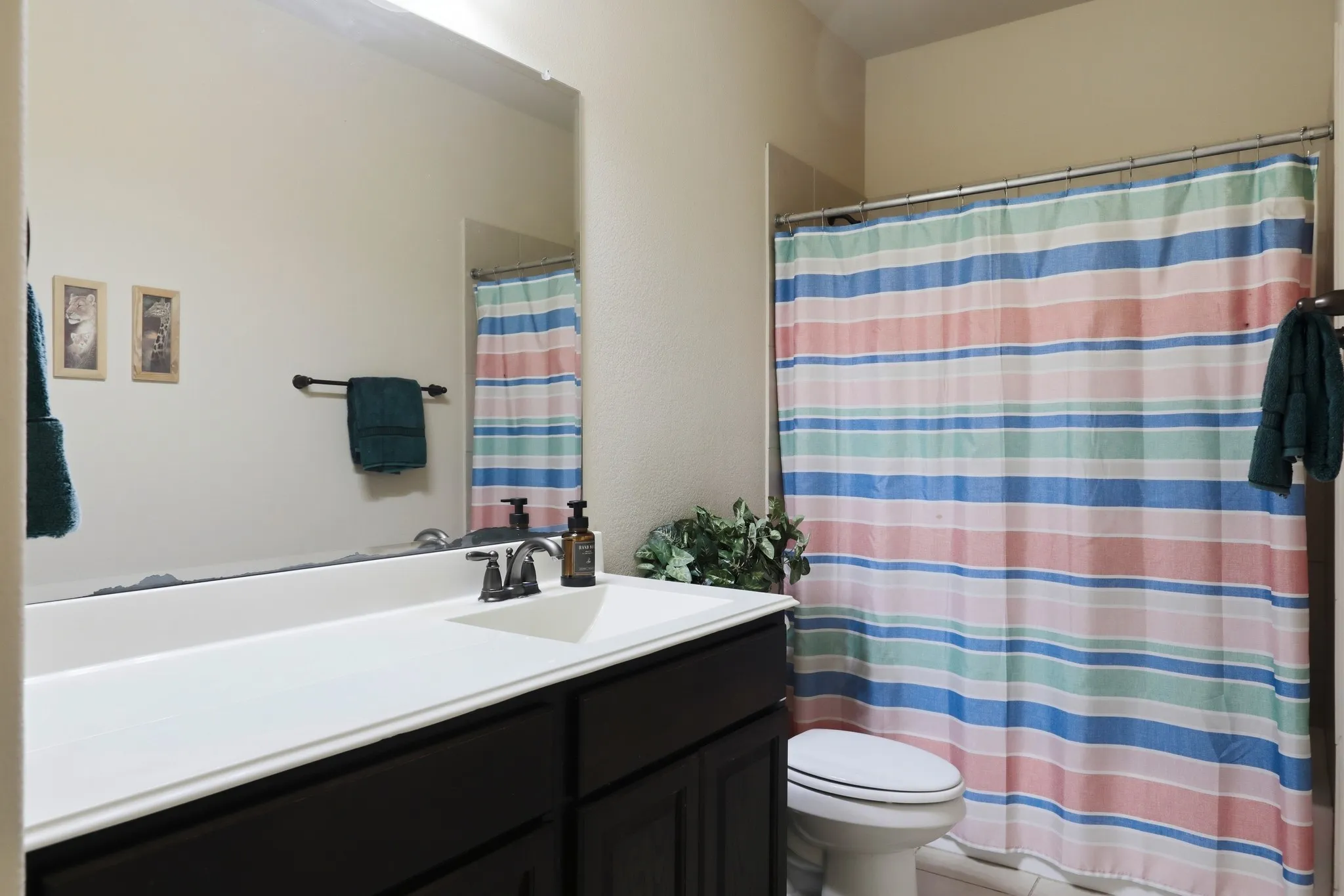 Single Family Residence For Sale in Rockwall County , 5213 Falcon Ridge Court, Rowlett, Texas 75088, 5 Bedroom, 3 Bathroom, 2 Garage spaces, 3,263 Sqft, built in 2012, mls#21355931, Real Estate Agent in Rowlett, Homes For Sale in Rockwall county, Homes For Sale in Rowlett, Realtor in Rowlett Texas, Real Estate Brokerage Independent Realty Texas, Luminita Cordes Realtor