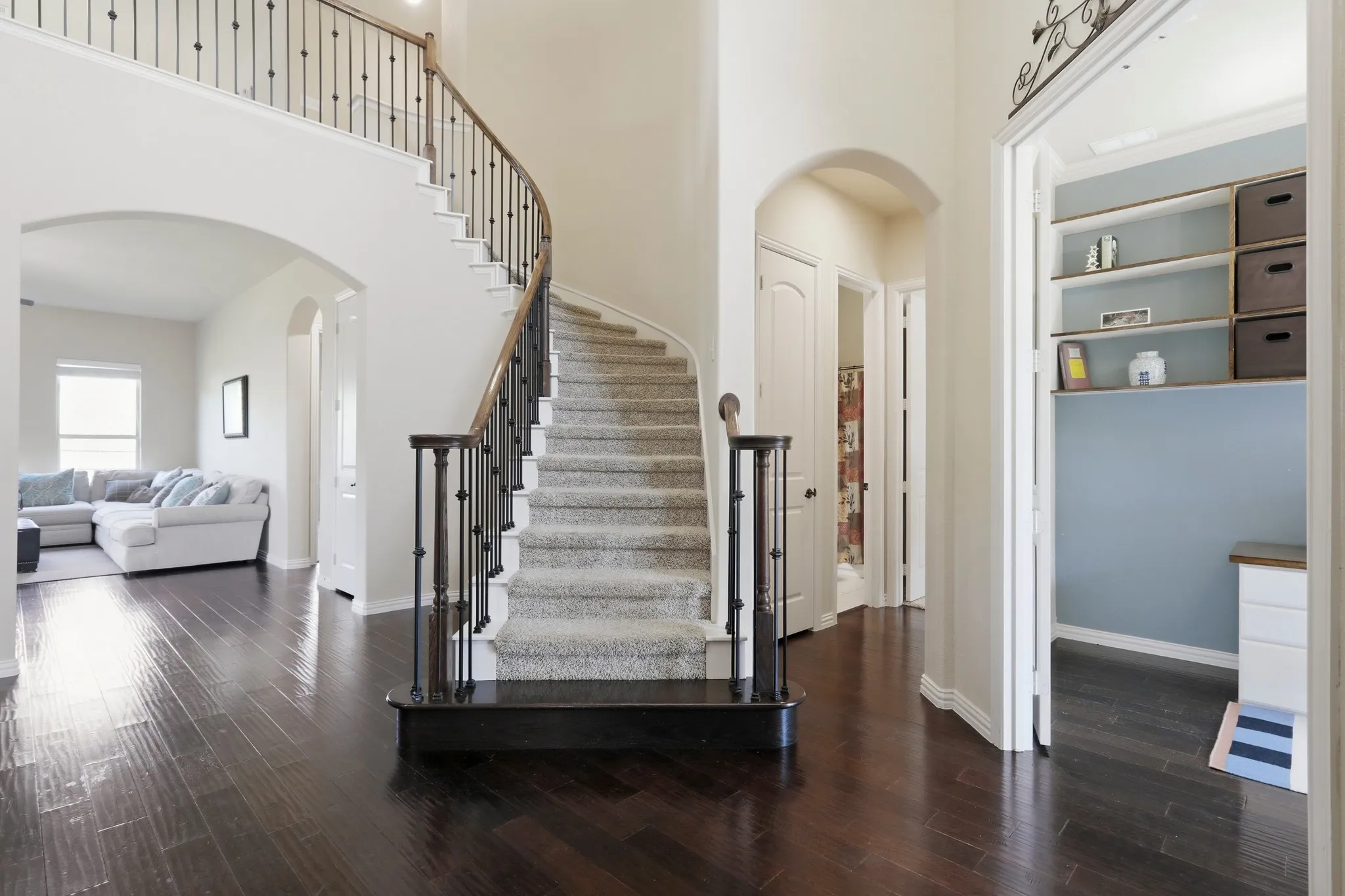 Single Family Residence For Sale in Rockwall County , 5213 Falcon Ridge Court, Rowlett, Texas 75088, 5 Bedroom, 3 Bathroom, 2 Garage spaces, 3,263 Sqft, built in 2012, mls#21355931, Real Estate Agent in Rowlett, Homes For Sale in Rockwall county, Homes For Sale in Rowlett, Realtor in Rowlett Texas, Real Estate Brokerage Independent Realty Texas, Luminita Cordes Realtor