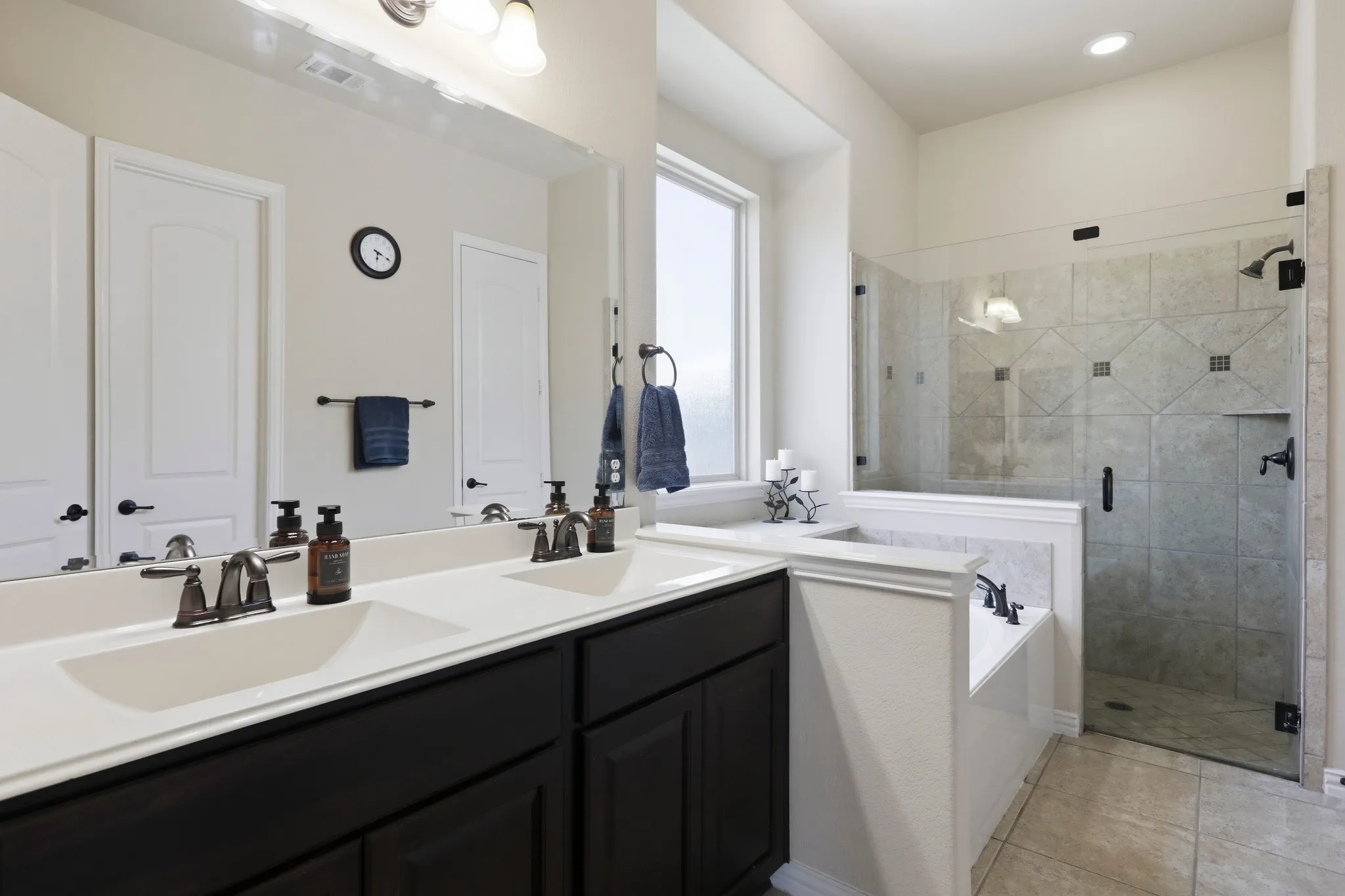 Single Family Residence For Sale in Rockwall County , 5213 Falcon Ridge Court, Rowlett, Texas 75088, 5 Bedroom, 3 Bathroom, 2 Garage spaces, 3,263 Sqft, built in 2012, mls#21355931, Real Estate Agent in Rowlett, Homes For Sale in Rockwall county, Homes For Sale in Rowlett, Realtor in Rowlett Texas, Real Estate Brokerage Independent Realty Texas, Luminita Cordes Realtor