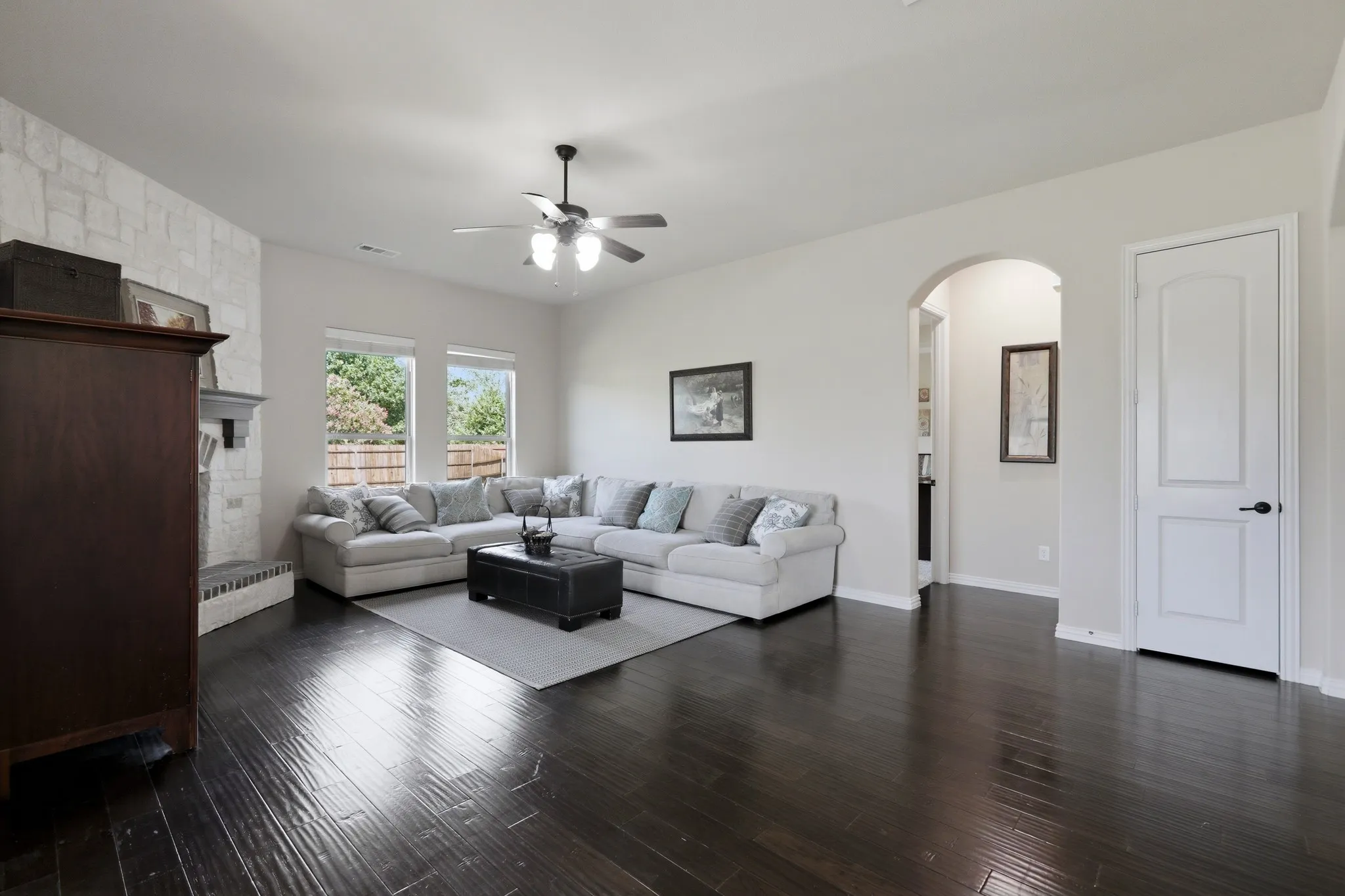 Single Family Residence For Sale in Rockwall County , 5213 Falcon Ridge Court, Rowlett, Texas 75088, 5 Bedroom, 3 Bathroom, 2 Garage spaces, 3,263 Sqft, built in 2012, mls#21355931, Real Estate Agent in Rowlett, Homes For Sale in Rockwall county, Homes For Sale in Rowlett, Realtor in Rowlett Texas, Real Estate Brokerage Independent Realty Texas, Luminita Cordes Realtor