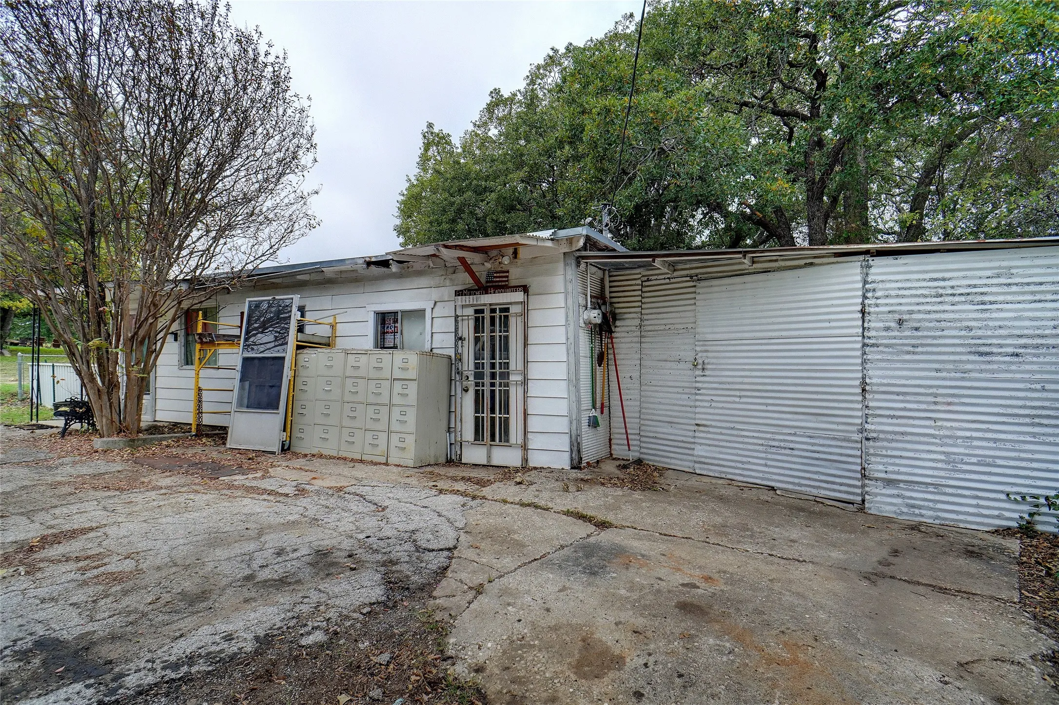 Apartment For Sale in Tarrant County , 1000 Southeast Parkway, Azle, Texas 76020, 2 Bedroom, 2 Bathroom, 2 Garage spaces, 1,716 Sqft, built in 1960, Price $315,000, mls#21358339, Real Estate Agent in Azle, Homes For Sale in Tarrant county, Homes For Sale in Azle, Realtor in Azle Texas, Real Estate Brokerage Independent Realty Texas, Luminita Cordes Realtor
