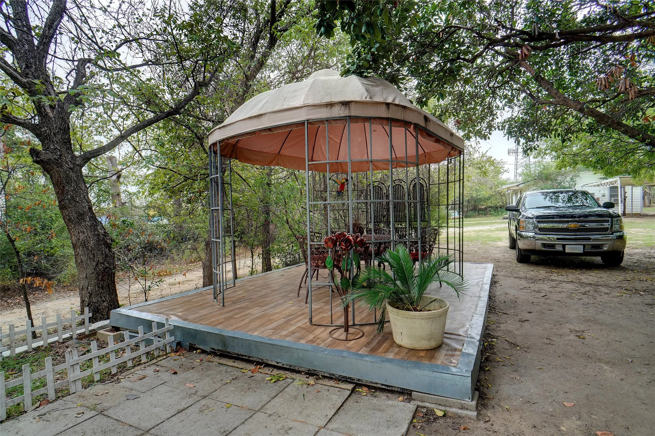 Apartment For Sale in Tarrant County , 1000 Southeast Parkway, Azle, Texas 76020, 2 Bedroom, 2 Bathroom, 2 Garage spaces, 1,716 Sqft, built in 1960, Price $315,000, mls#21358339, Real Estate Agent in Azle, Homes For Sale in Tarrant county, Homes For Sale in Azle, Realtor in Azle Texas, Real Estate Brokerage Independent Realty Texas, Luminita Cordes Realtor