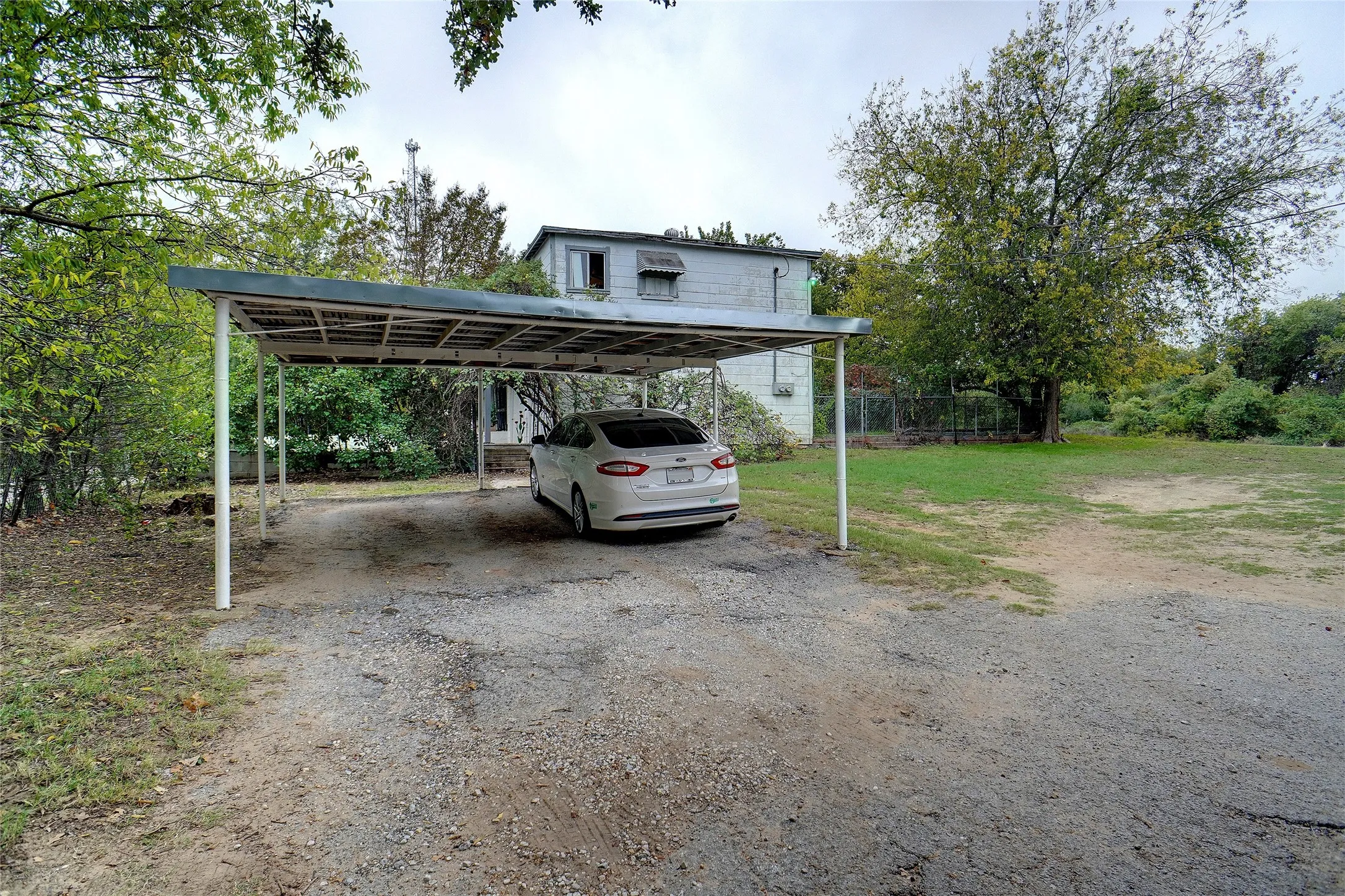Apartment For Sale in Tarrant County , 1000 Southeast Parkway, Azle, Texas 76020, 2 Bedroom, 2 Bathroom, 2 Garage spaces, 1,716 Sqft, built in 1960, Price $315,000, mls#21358339, Real Estate Agent in Azle, Homes For Sale in Tarrant county, Homes For Sale in Azle, Realtor in Azle Texas, Real Estate Brokerage Independent Realty Texas, Luminita Cordes Realtor