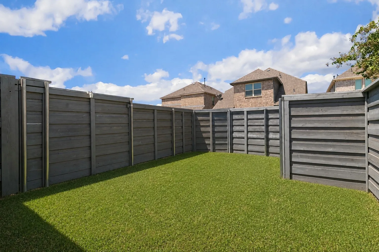 Single Family Residence For Sale in Denton County , 7304 Elm Grove Lane, Little Elm, Texas 76227, 3 Bedroom, 2 Bathroom, 2 Garage spaces, 1,802 Sqft, built in 2019, mls#21358411, Real Estate Agent in Little Elm, Homes For Sale in Denton county, Homes For Sale in Little Elm, Realtor in Little Elm Texas, Real Estate Brokerage Independent Realty Texas, Luminita Cordes Realtor