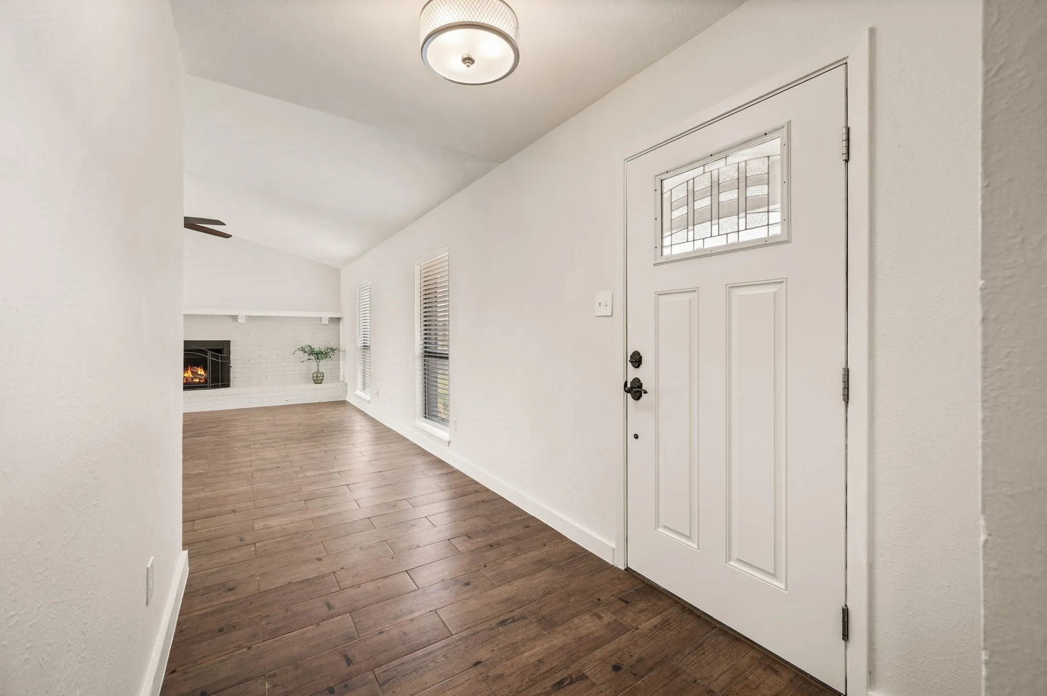 Single Family Residence For Rent in Denton County , 5424 Gregory Drive, Flower Mound, Texas 75028, 3 Bedroom, 2 Bathroom, 2 Garage spaces, 1,668 Sqft, built in 1984, mls#21358396, Real Estate Agent in Flower Mound, Homes For Rent in Denton county, Homes For Rent in Flower Mound, Realtor in Flower Mound Texas, Real Estate Brokerage Independent Realty Texas, Luminita Cordes Realtor