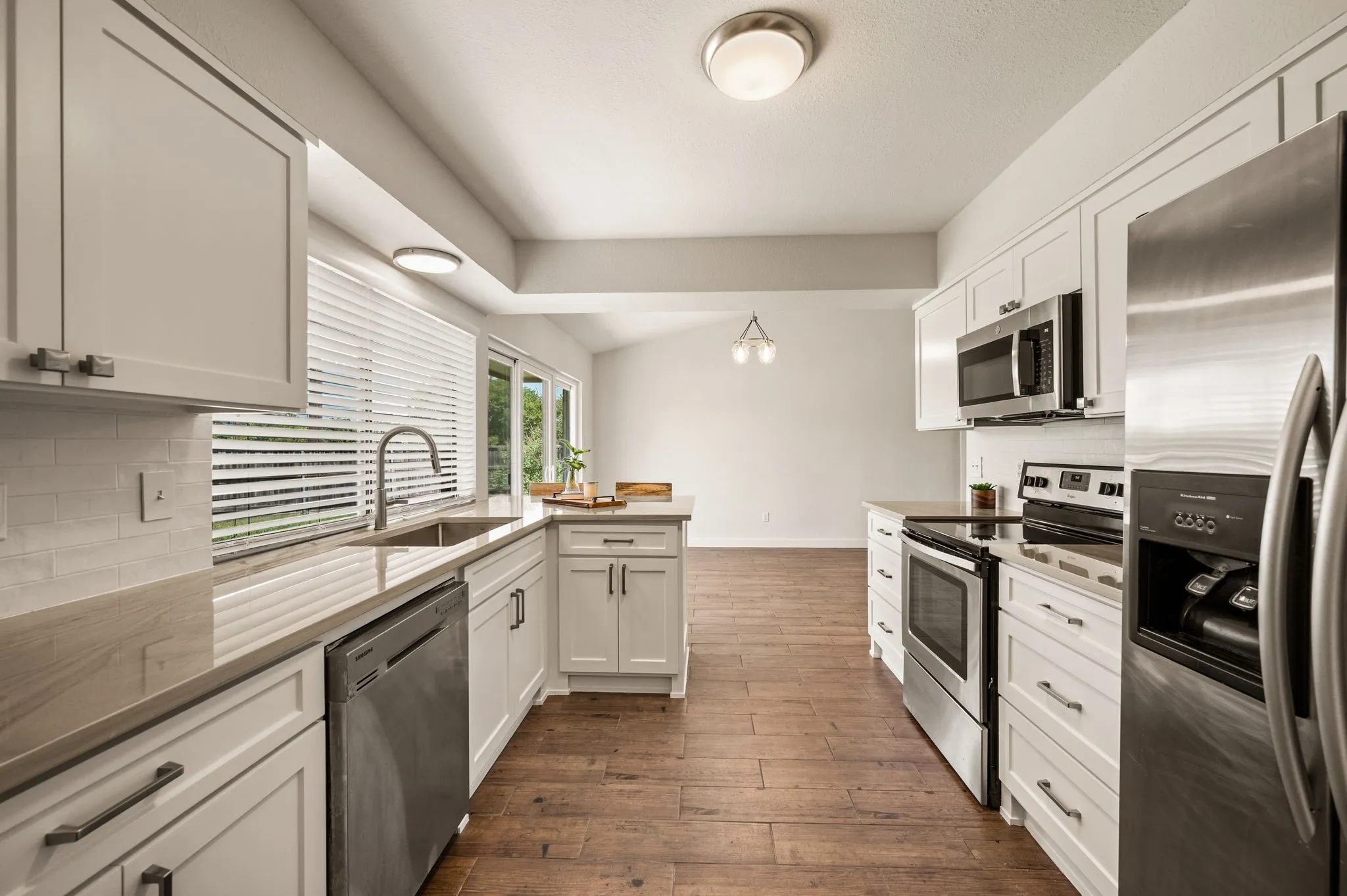 Single Family Residence For Rent in Denton County , 5424 Gregory Drive, Flower Mound, Texas 75028, 3 Bedroom, 2 Bathroom, 2 Garage spaces, 1,668 Sqft, built in 1984, mls#21358396, Real Estate Agent in Flower Mound, Homes For Rent in Denton county, Homes For Rent in Flower Mound, Realtor in Flower Mound Texas, Real Estate Brokerage Independent Realty Texas, Luminita Cordes Realtor