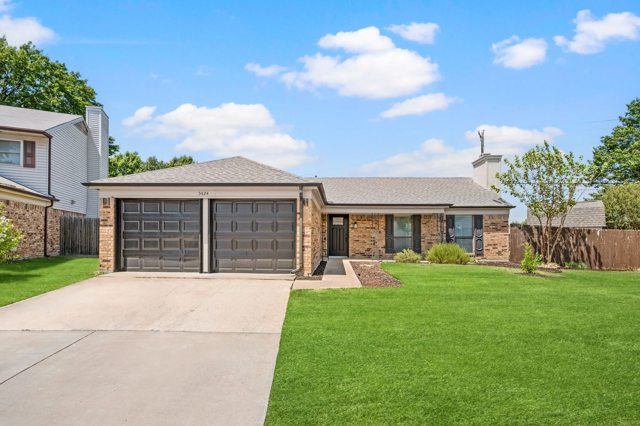 Single Family Residence For Rent in Denton County , 5424 Gregory Drive, Flower Mound, Texas 75028, 3 Bedroom, 2 Bathroom, 2 Garage spaces, 1,668 Sqft, built in 1984, mls#21358396, Real Estate Agent in Flower Mound, Homes For Rent in Denton county, Homes For Rent in Flower Mound, Realtor in Flower Mound Texas, Real Estate Brokerage Independent Realty Texas, Luminita Cordes Realtor