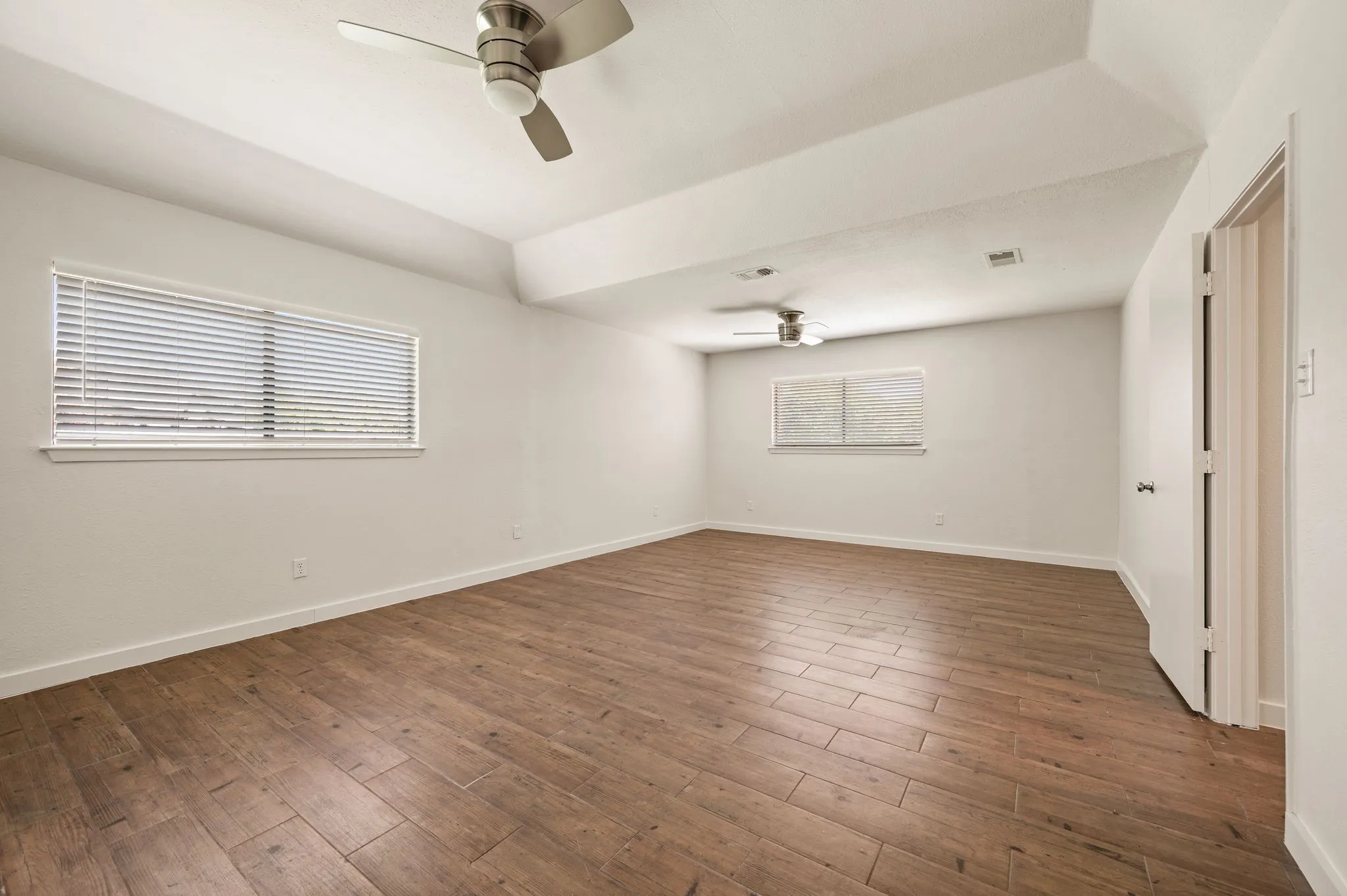 Single Family Residence For Rent in Denton County , 5424 Gregory Drive, Flower Mound, Texas 75028, 3 Bedroom, 2 Bathroom, 2 Garage spaces, 1,668 Sqft, built in 1984, mls#21358396, Real Estate Agent in Flower Mound, Homes For Rent in Denton county, Homes For Rent in Flower Mound, Realtor in Flower Mound Texas, Real Estate Brokerage Independent Realty Texas, Luminita Cordes Realtor