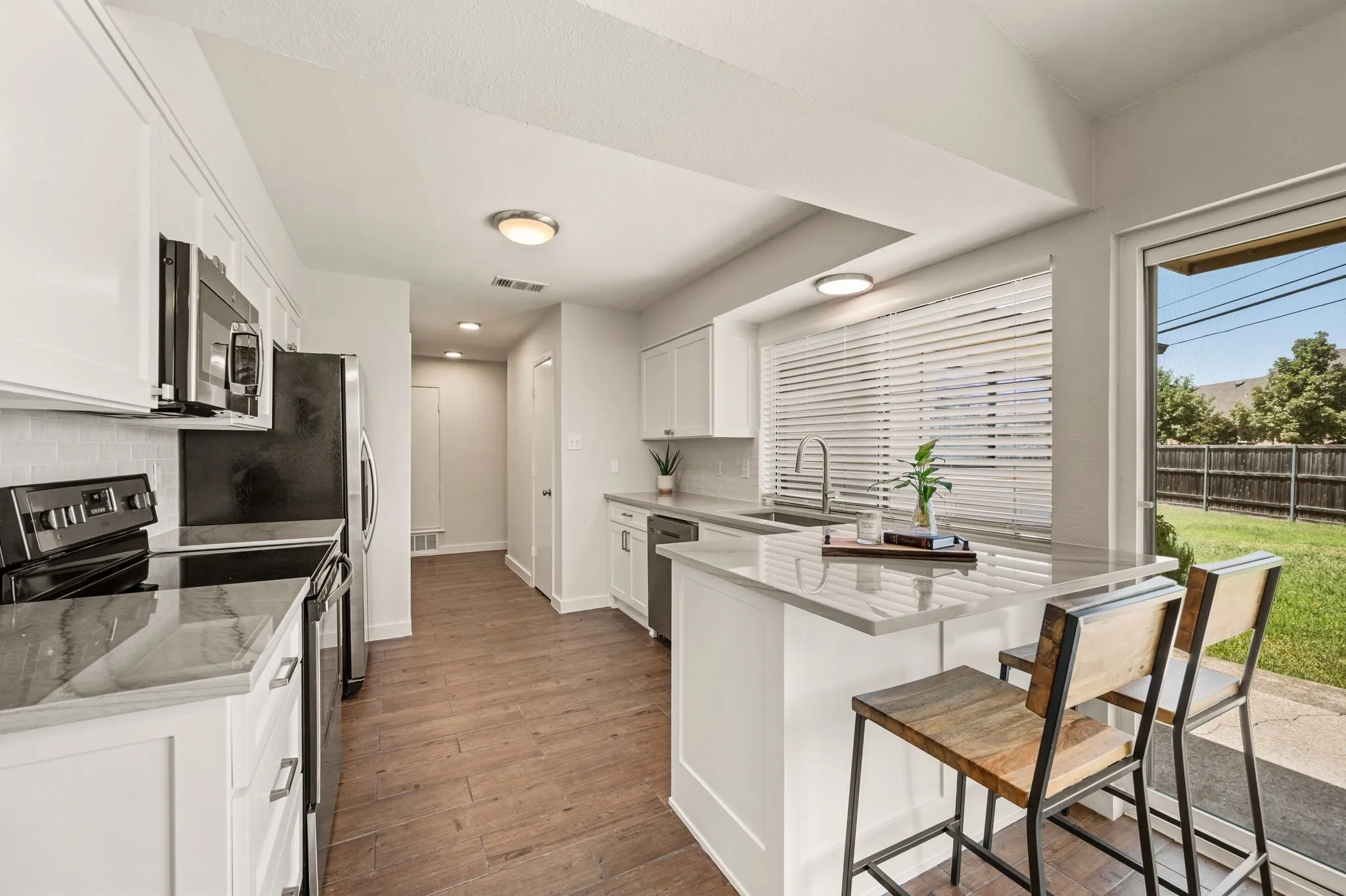 Single Family Residence For Rent in Denton County , 5424 Gregory Drive, Flower Mound, Texas 75028, 3 Bedroom, 2 Bathroom, 2 Garage spaces, 1,668 Sqft, built in 1984, mls#21358396, Real Estate Agent in Flower Mound, Homes For Rent in Denton county, Homes For Rent in Flower Mound, Realtor in Flower Mound Texas, Real Estate Brokerage Independent Realty Texas, Luminita Cordes Realtor