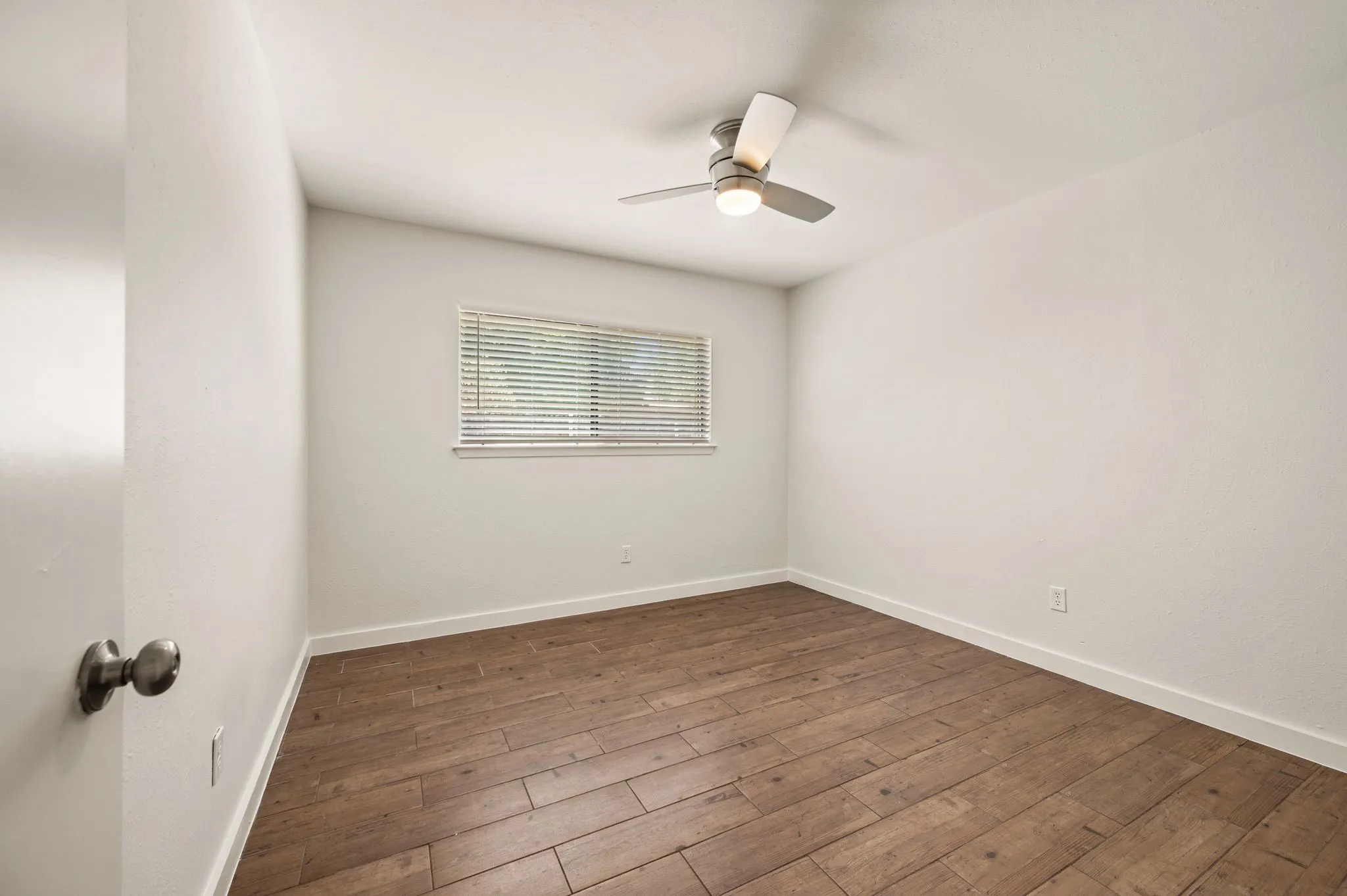 Single Family Residence For Rent in Denton County , 5424 Gregory Drive, Flower Mound, Texas 75028, 3 Bedroom, 2 Bathroom, 2 Garage spaces, 1,668 Sqft, built in 1984, mls#21358396, Real Estate Agent in Flower Mound, Homes For Rent in Denton county, Homes For Rent in Flower Mound, Realtor in Flower Mound Texas, Real Estate Brokerage Independent Realty Texas, Luminita Cordes Realtor