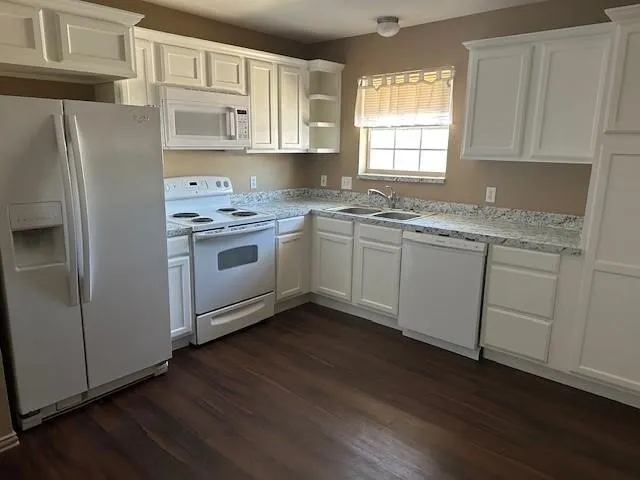 Duplex For Rent in Collin County , 103 S Morrow Street B, Blue Ridge, Texas 75424, 2 Bedroom, 1 Bathroom, Garage spaces, 830 Sqft, built in 2004, Price $1,200, mls#21358419, Real Estate Agent in Blue Ridge, Homes For Rent in Collin county, Homes For Rent in Blue Ridge, Realtor in Blue Ridge Texas, Real Estate Brokerage Independent Realty Texas, Luminita Cordes Realtor