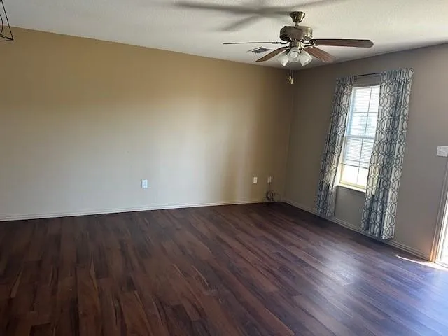 Duplex For Rent in Collin County , 103 S Morrow Street B, Blue Ridge, Texas 75424, 2 Bedroom, 1 Bathroom, Garage spaces, 830 Sqft, built in 2004, Price $1,200, mls#21358419, Real Estate Agent in Blue Ridge, Homes For Rent in Collin county, Homes For Rent in Blue Ridge, Realtor in Blue Ridge Texas, Real Estate Brokerage Independent Realty Texas, Luminita Cordes Realtor