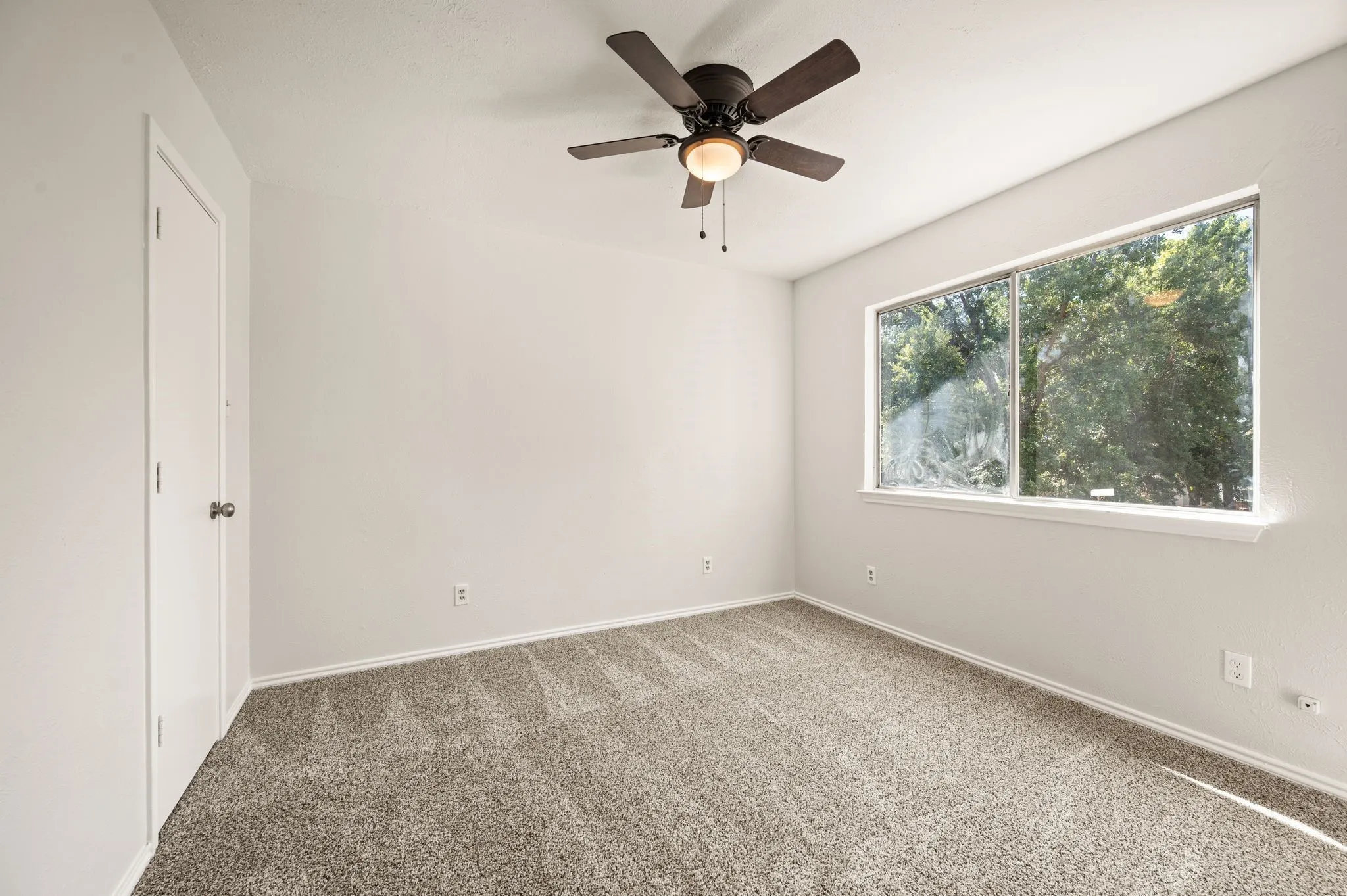Single Family Residence For Sale in Tarrant County , 4640 Waterway Drive N, Fort Worth, Texas 76137, 4 Bedroom, 2 Bathroom, 1 Garage spaces, 1,807 Sqft, built in 1985, mls#21358424, Real Estate Agent in Fort Worth, Homes For Sale in Tarrant county, Homes For Sale in Fort Worth, Realtor in Fort Worth Texas, Real Estate Brokerage Independent Realty Texas, Luminita Cordes Realtor