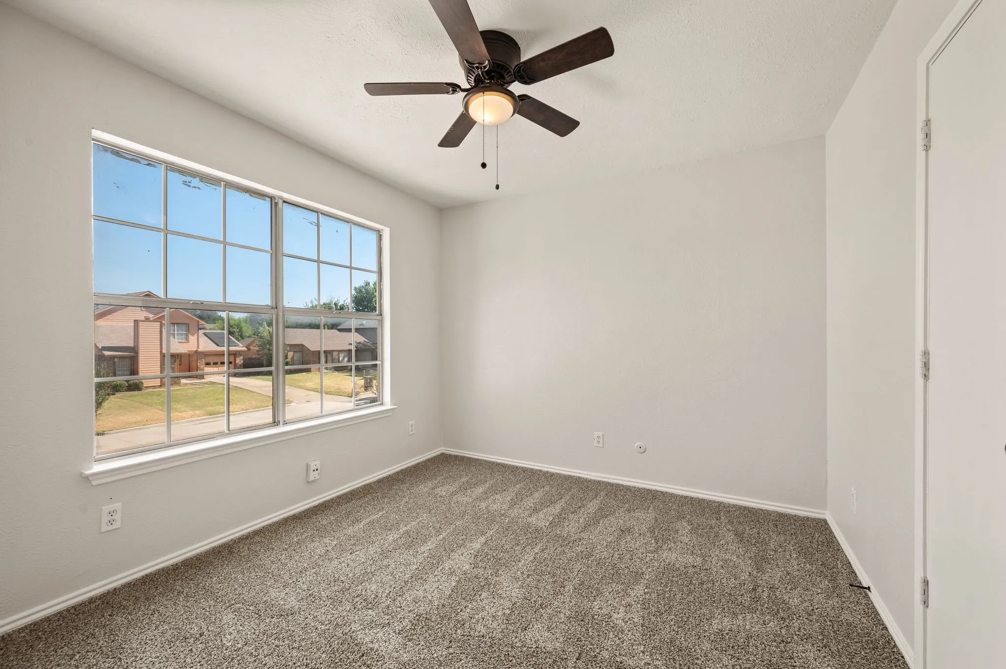 Single Family Residence For Sale in Tarrant County , 4640 Waterway Drive N, Fort Worth, Texas 76137, 4 Bedroom, 2 Bathroom, 1 Garage spaces, 1,807 Sqft, built in 1985, mls#21358424, Real Estate Agent in Fort Worth, Homes For Sale in Tarrant county, Homes For Sale in Fort Worth, Realtor in Fort Worth Texas, Real Estate Brokerage Independent Realty Texas, Luminita Cordes Realtor
