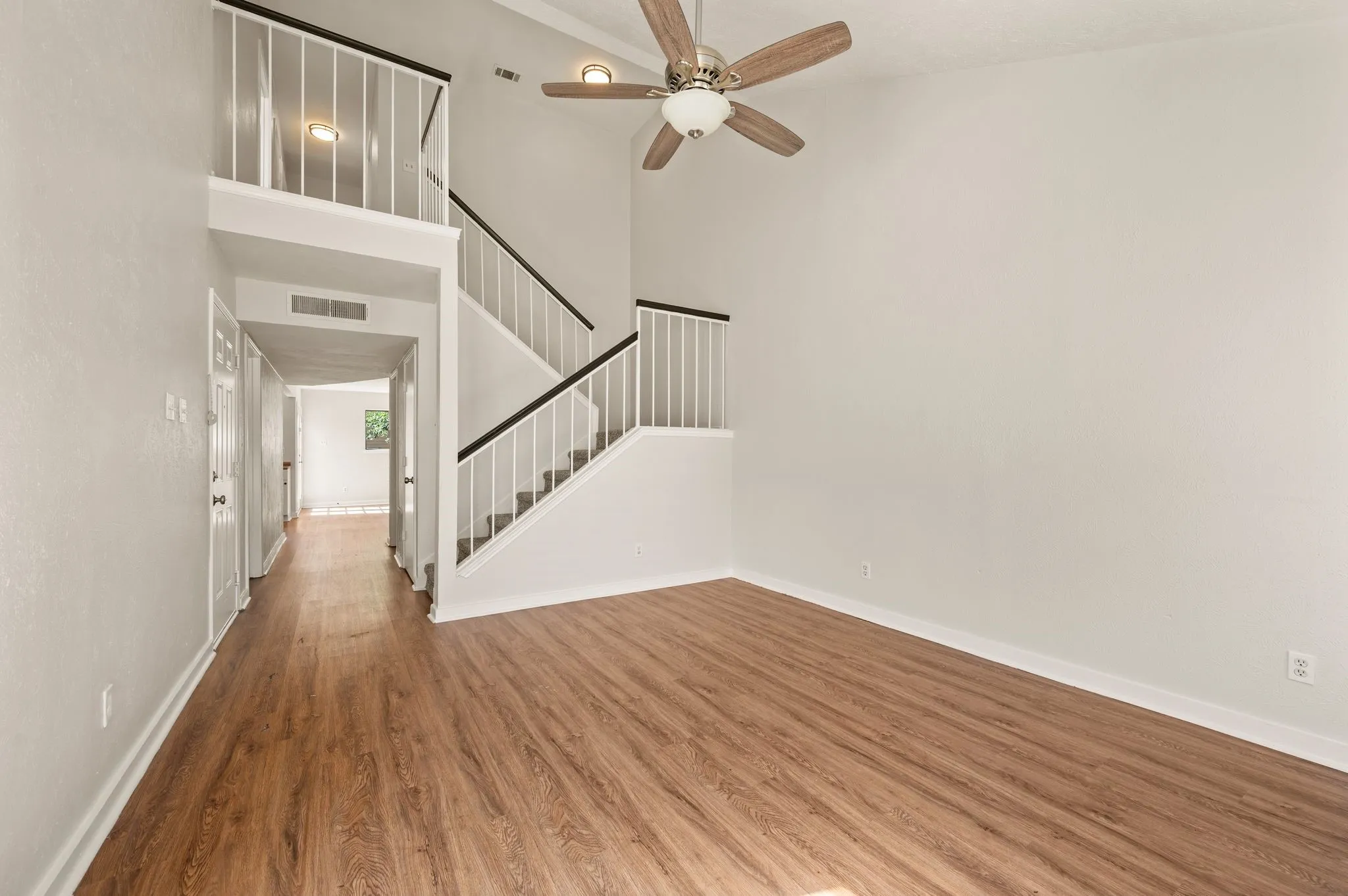 Single Family Residence For Sale in Tarrant County , 4640 Waterway Drive N, Fort Worth, Texas 76137, 4 Bedroom, 2 Bathroom, 1 Garage spaces, 1,807 Sqft, built in 1985, mls#21358424, Real Estate Agent in Fort Worth, Homes For Sale in Tarrant county, Homes For Sale in Fort Worth, Realtor in Fort Worth Texas, Real Estate Brokerage Independent Realty Texas, Luminita Cordes Realtor