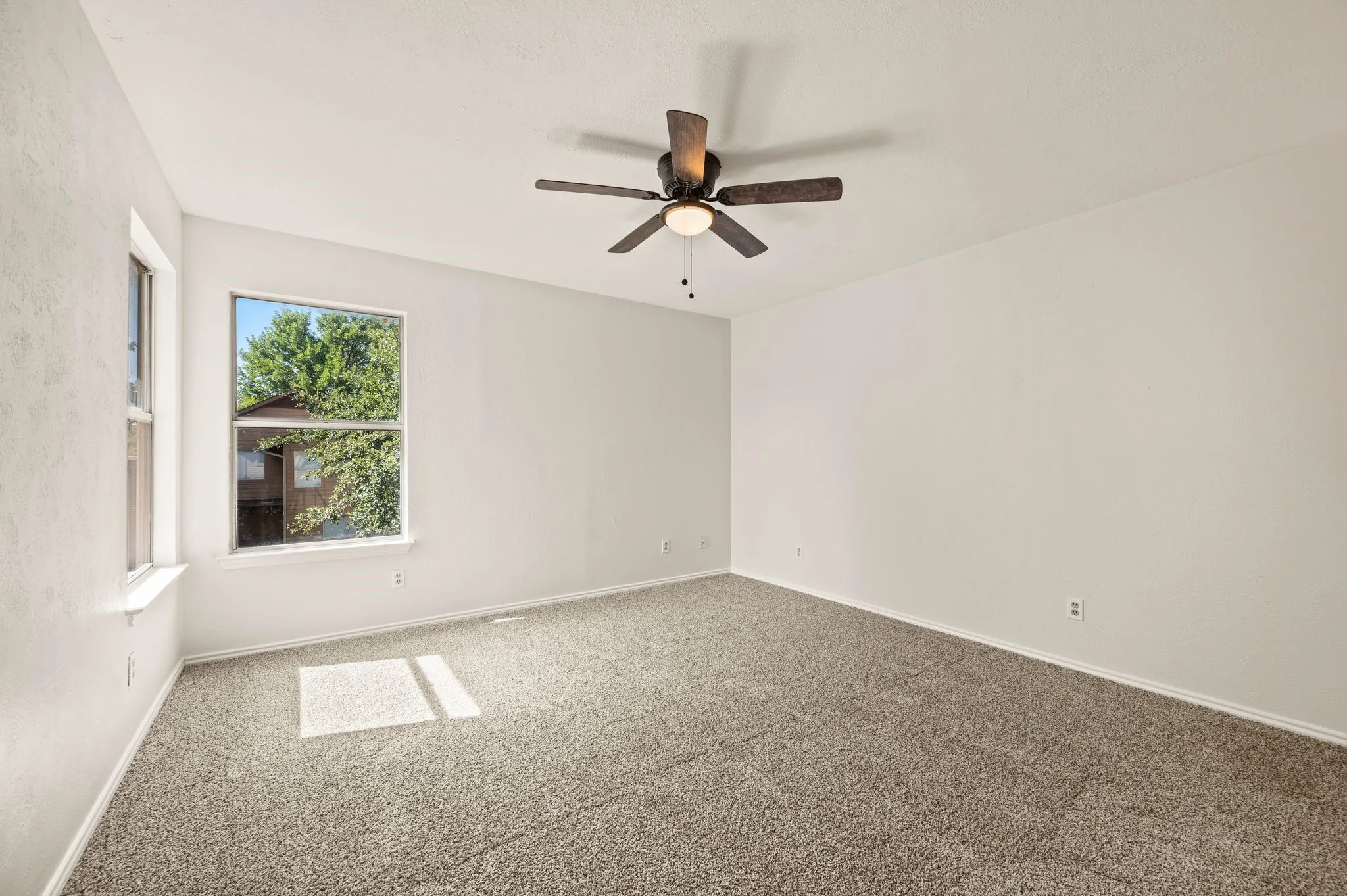 Single Family Residence For Sale in Tarrant County , 4640 Waterway Drive N, Fort Worth, Texas 76137, 4 Bedroom, 2 Bathroom, 1 Garage spaces, 1,807 Sqft, built in 1985, mls#21358424, Real Estate Agent in Fort Worth, Homes For Sale in Tarrant county, Homes For Sale in Fort Worth, Realtor in Fort Worth Texas, Real Estate Brokerage Independent Realty Texas, Luminita Cordes Realtor
