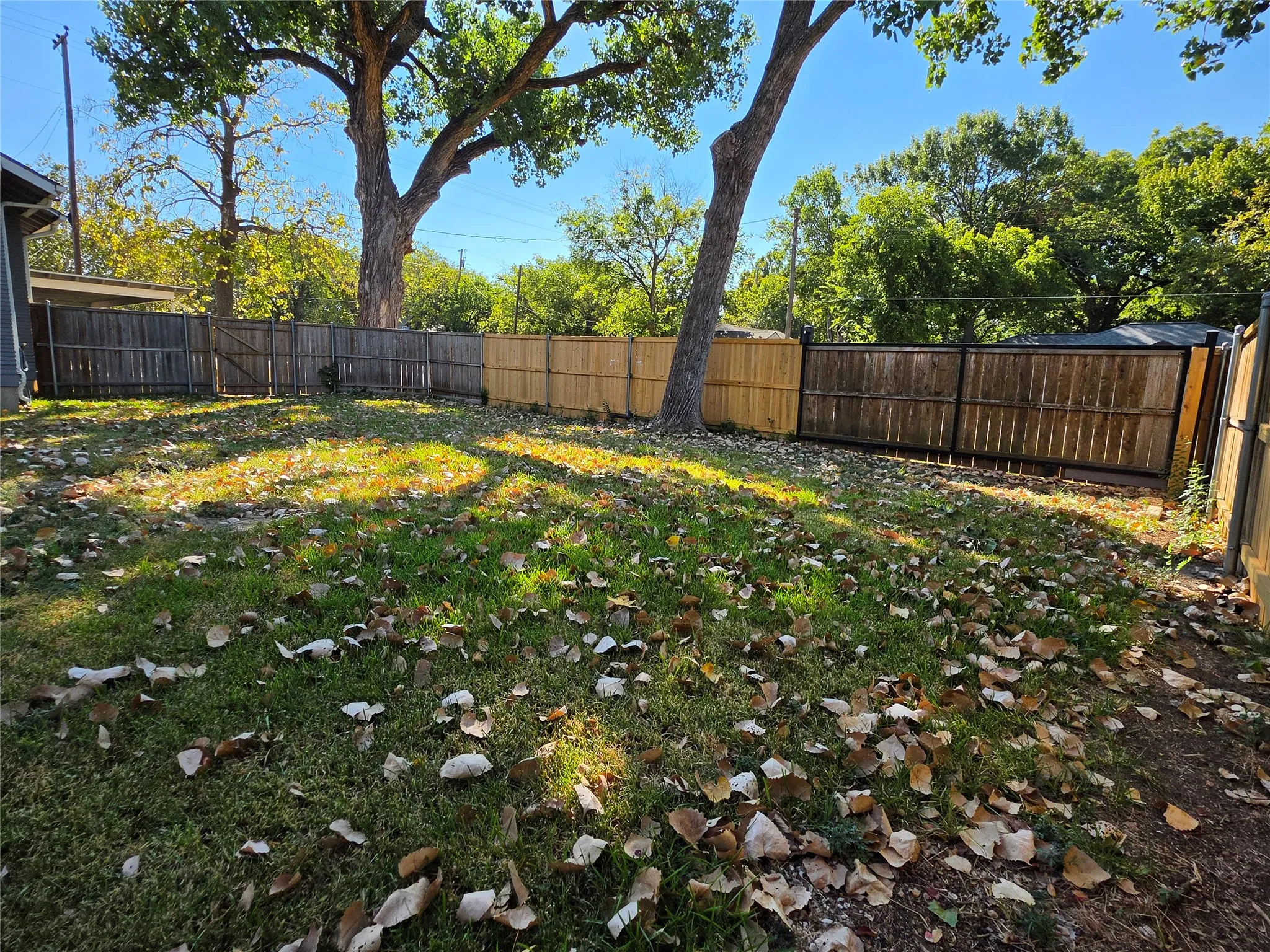 Single Family Residence For Sale in Grayson County , 374 S Preston Street, Van Alstyne, Texas 75495, 2 Bedroom, 2 Bathroom, Garage spaces, 1,959 Sqft, built in 1900, mls#21351482, Real Estate Agent in Van Alstyne, Homes For Sale in Grayson county, Homes For Sale in Van Alstyne, Realtor in Van Alstyne Texas, Real Estate Brokerage Independent Realty Texas, Luminita Cordes Realtor