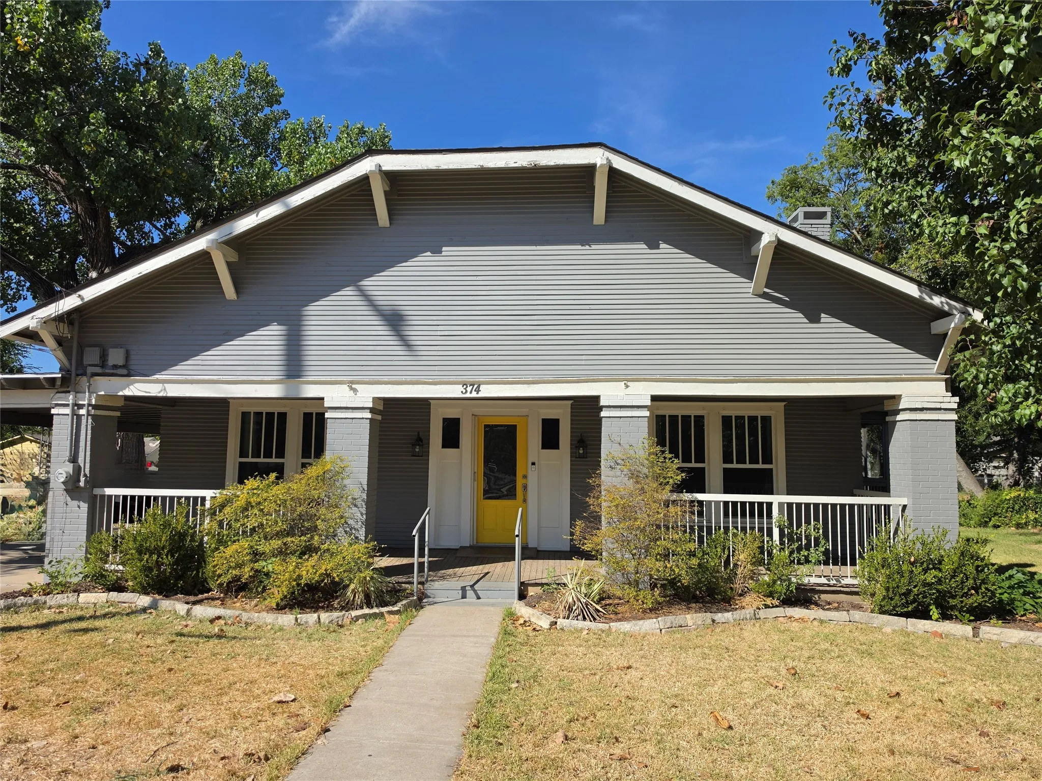 Single Family Residence For Sale in Grayson County , 374 S Preston Street, Van Alstyne, Texas 75495, 2 Bedroom, 2 Bathroom, Garage spaces, 1,959 Sqft, built in 1900, mls#21351482, Real Estate Agent in Van Alstyne, Homes For Sale in Grayson county, Homes For Sale in Van Alstyne, Realtor in Van Alstyne Texas, Real Estate Brokerage Independent Realty Texas, Luminita Cordes Realtor