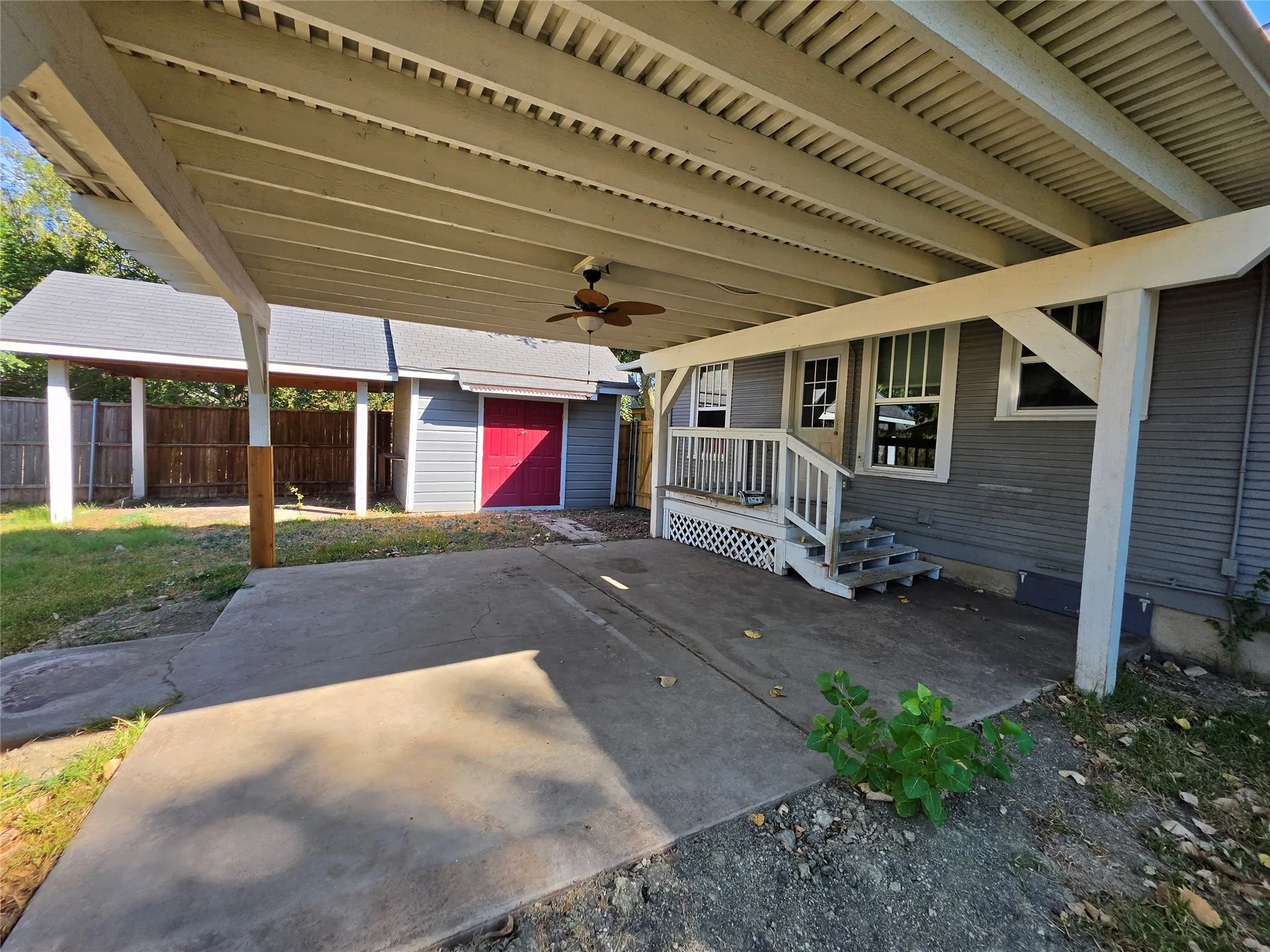 Single Family Residence For Sale in Grayson County , 374 S Preston Street, Van Alstyne, Texas 75495, 2 Bedroom, 2 Bathroom, Garage spaces, 1,959 Sqft, built in 1900, mls#21351482, Real Estate Agent in Van Alstyne, Homes For Sale in Grayson county, Homes For Sale in Van Alstyne, Realtor in Van Alstyne Texas, Real Estate Brokerage Independent Realty Texas, Luminita Cordes Realtor