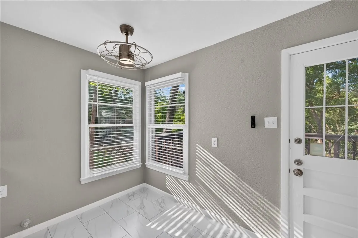 Single Family Residence For Rent in Dallas County , 7433 Vallejo Drive, Dallas, Texas 75227, 3 Bedroom, 2 Bathroom, 2 Garage spaces, 1,396 Sqft, built in 1954, mls#21356203, Real Estate Agent in Dallas, Homes For Rent in Dallas county, Homes For Rent in Dallas, Realtor in Dallas Texas, Real Estate Brokerage Independent Realty Texas, Luminita Cordes Realtor