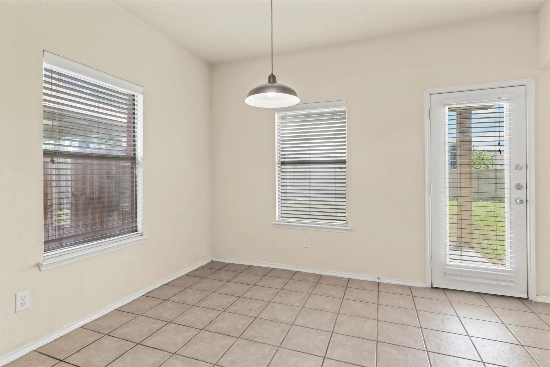 Single Family Residence For Sale in Collin County , 3325 Truman Street, Mc Kinney, Texas 75071, 4 Bedroom, 3 Bathroom, 2 Garage spaces, 2,709 Sqft, built in 2005, mls#21358197, Real Estate Agent in Mc Kinney, Homes For Sale in Collin county, Homes For Sale in Mc Kinney, Realtor in Mc Kinney Texas, Real Estate Brokerage Independent Realty Texas, Luminita Cordes Realtor