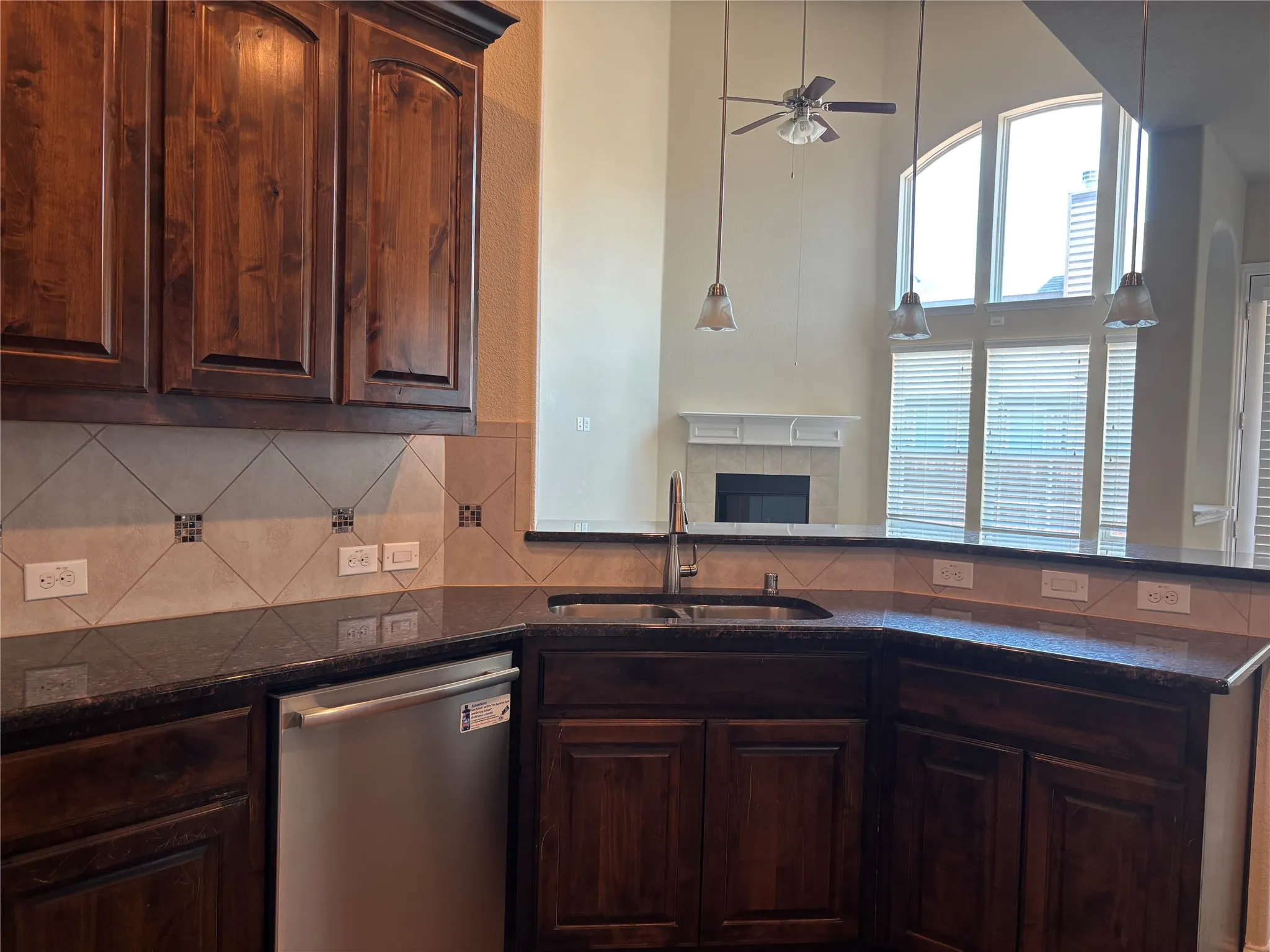 Single Family Residence For Rent in Collin County , 6117 Mickelson Way, Mc Kinney, Texas 75070, 4 Bedroom, 4 Bathroom, 2 Garage spaces, 3,367 Sqft, built in 2015, mls#21358436, Real Estate Agent in Mc Kinney, Homes For Rent in Collin county, Homes For Rent in Mc Kinney, Realtor in Mc Kinney Texas, Real Estate Brokerage Independent Realty Texas, Luminita Cordes Realtor