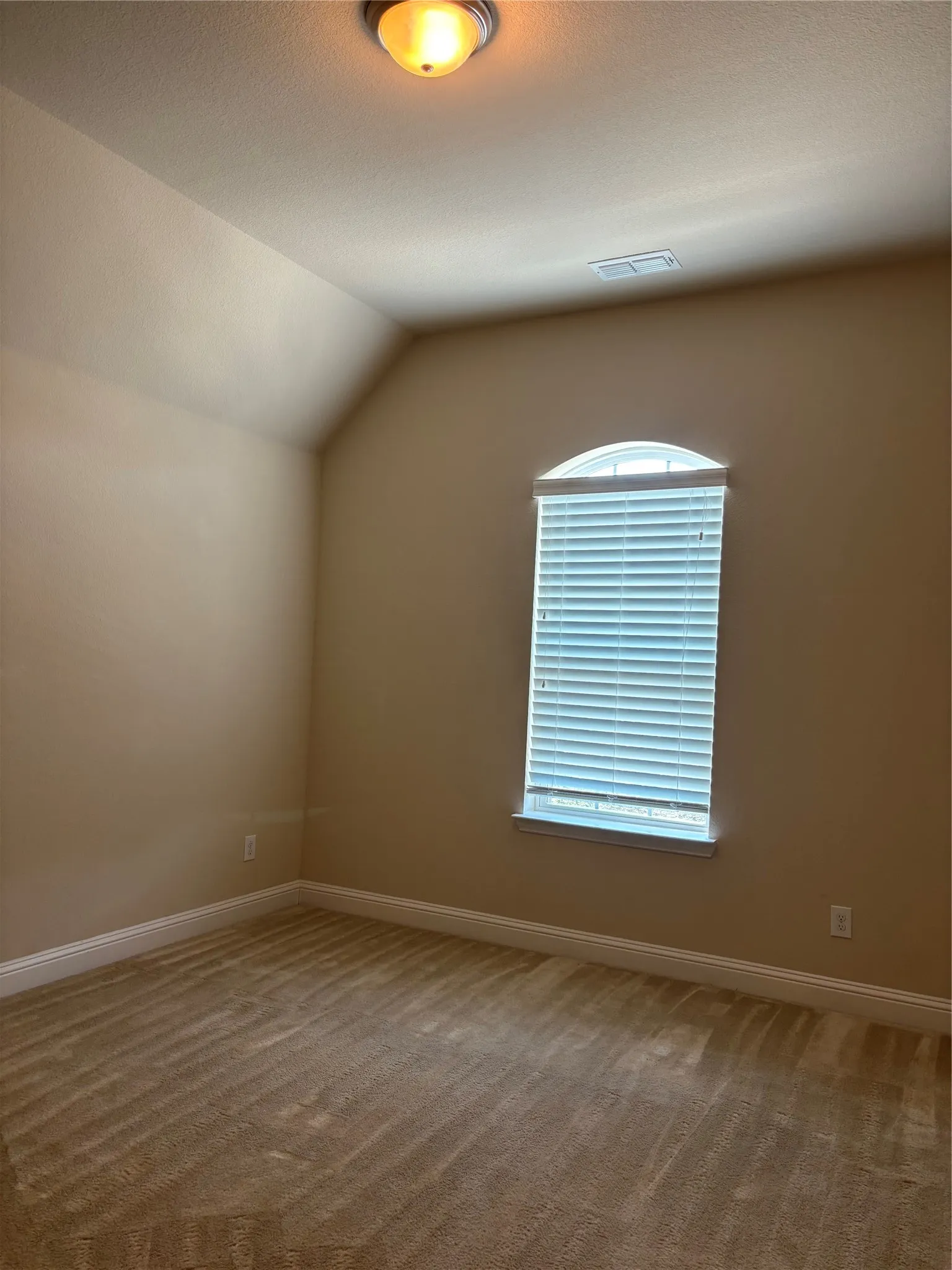 Single Family Residence For Rent in Collin County , 6117 Mickelson Way, Mc Kinney, Texas 75070, 4 Bedroom, 4 Bathroom, 2 Garage spaces, 3,367 Sqft, built in 2015, mls#21358436, Real Estate Agent in Mc Kinney, Homes For Rent in Collin county, Homes For Rent in Mc Kinney, Realtor in Mc Kinney Texas, Real Estate Brokerage Independent Realty Texas, Luminita Cordes Realtor