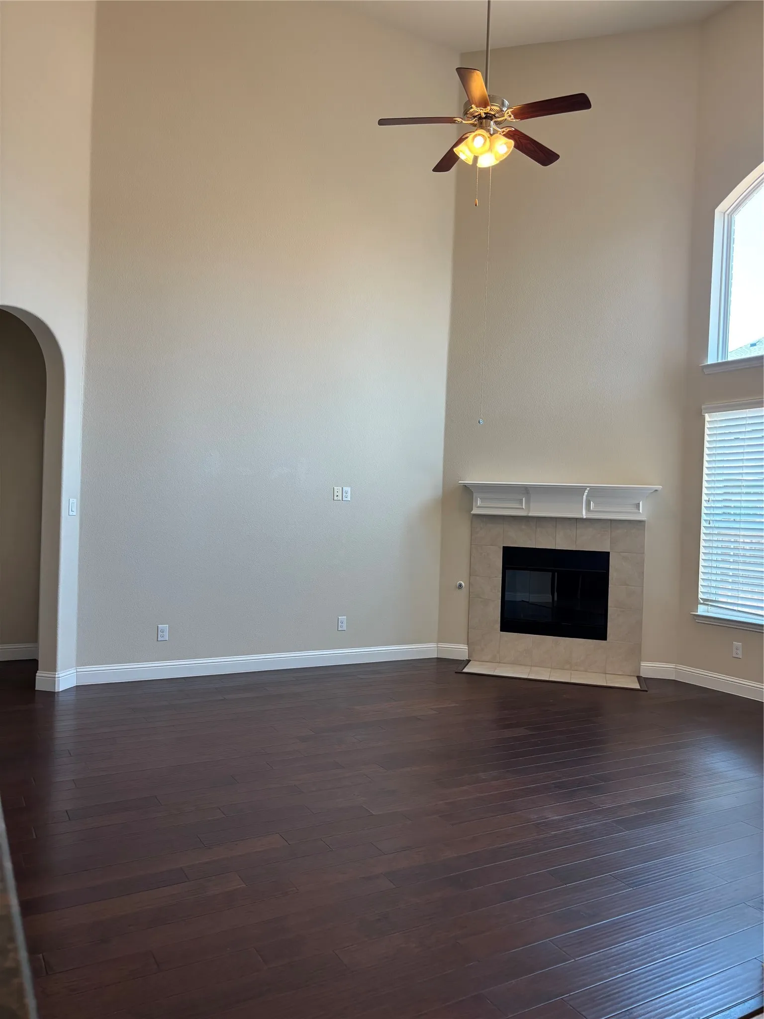 Single Family Residence For Rent in Collin County , 6117 Mickelson Way, Mc Kinney, Texas 75070, 4 Bedroom, 4 Bathroom, 2 Garage spaces, 3,367 Sqft, built in 2015, mls#21358436, Real Estate Agent in Mc Kinney, Homes For Rent in Collin county, Homes For Rent in Mc Kinney, Realtor in Mc Kinney Texas, Real Estate Brokerage Independent Realty Texas, Luminita Cordes Realtor