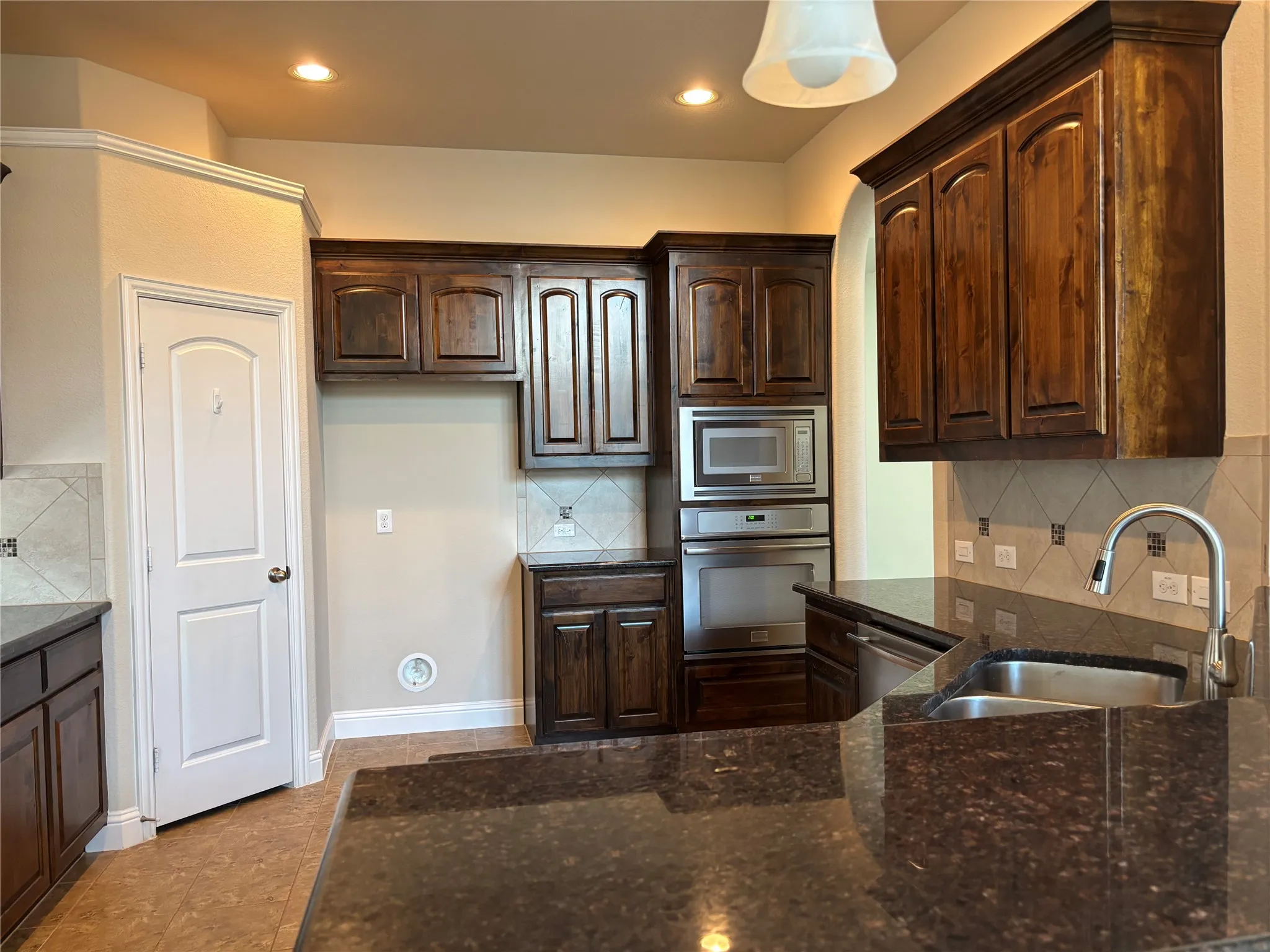 Single Family Residence For Rent in Collin County , 6117 Mickelson Way, Mc Kinney, Texas 75070, 4 Bedroom, 4 Bathroom, 2 Garage spaces, 3,367 Sqft, built in 2015, mls#21358436, Real Estate Agent in Mc Kinney, Homes For Rent in Collin county, Homes For Rent in Mc Kinney, Realtor in Mc Kinney Texas, Real Estate Brokerage Independent Realty Texas, Luminita Cordes Realtor