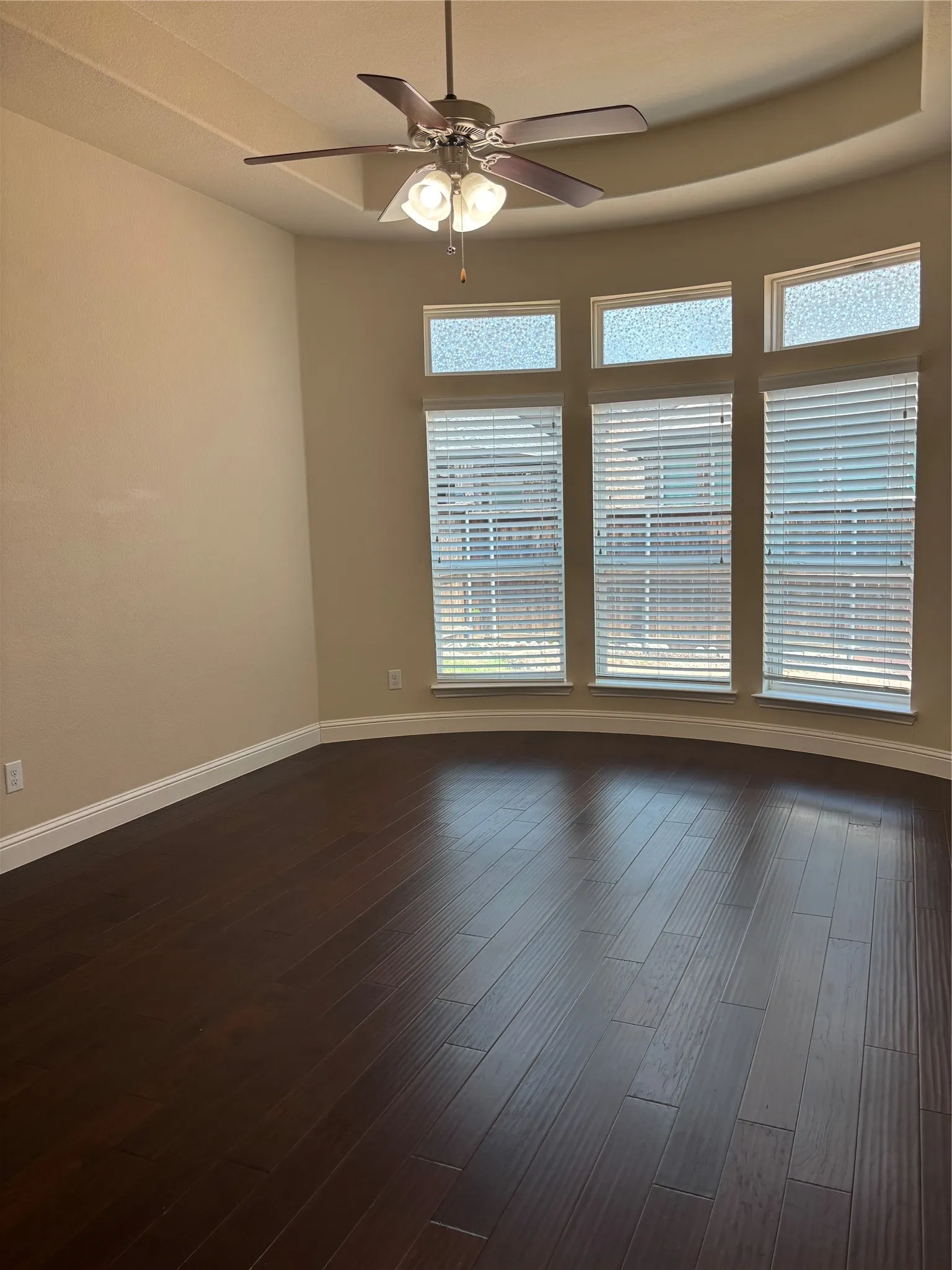 Single Family Residence For Rent in Collin County , 6117 Mickelson Way, Mc Kinney, Texas 75070, 4 Bedroom, 4 Bathroom, 2 Garage spaces, 3,367 Sqft, built in 2015, mls#21358436, Real Estate Agent in Mc Kinney, Homes For Rent in Collin county, Homes For Rent in Mc Kinney, Realtor in Mc Kinney Texas, Real Estate Brokerage Independent Realty Texas, Luminita Cordes Realtor