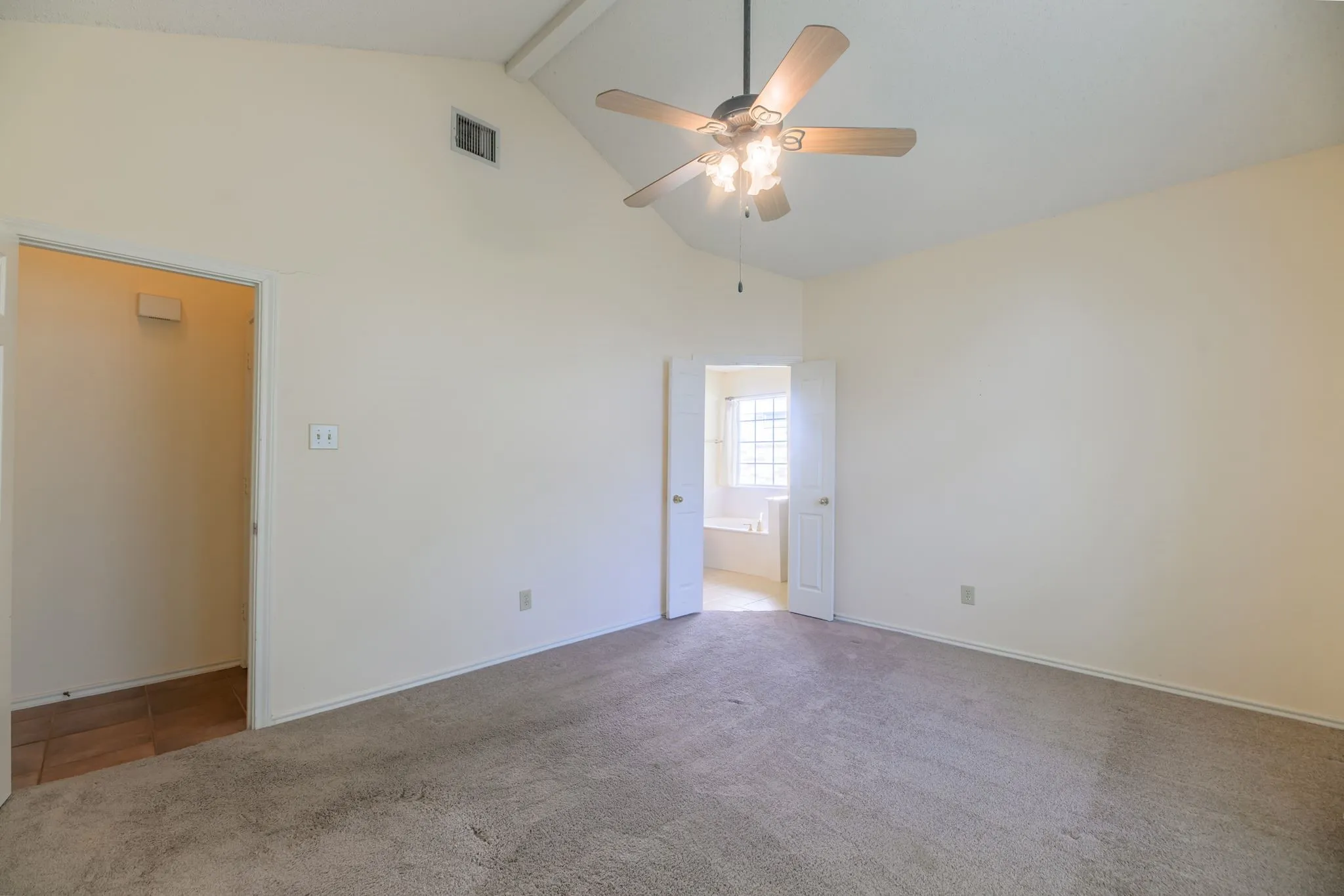 Single Family Residence For Sale in Rockwall County , 157 Summerhill Drive, Rockwall, Texas 75032, 3 Bedroom, 2 Bathroom, 2 Garage spaces, 1,731 Sqft, built in 1990, mls#21358417, Real Estate Agent in Rockwall, Homes For Sale in Rockwall county, Homes For Sale in Rockwall, Realtor in Rockwall Texas, Real Estate Brokerage Independent Realty Texas, Luminita Cordes Realtor