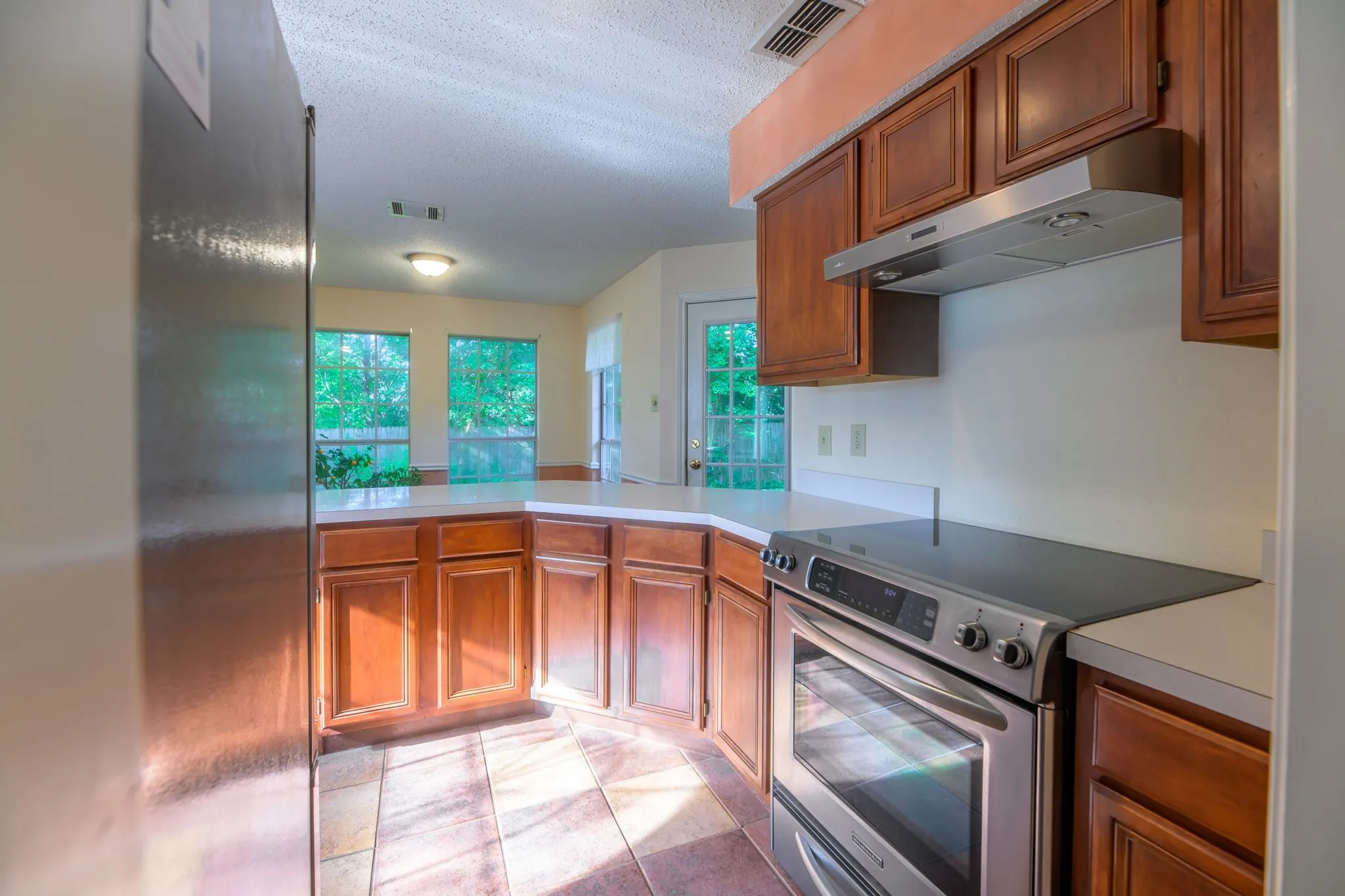 Single Family Residence For Sale in Rockwall County , 157 Summerhill Drive, Rockwall, Texas 75032, 3 Bedroom, 2 Bathroom, 2 Garage spaces, 1,731 Sqft, built in 1990, mls#21358417, Real Estate Agent in Rockwall, Homes For Sale in Rockwall county, Homes For Sale in Rockwall, Realtor in Rockwall Texas, Real Estate Brokerage Independent Realty Texas, Luminita Cordes Realtor