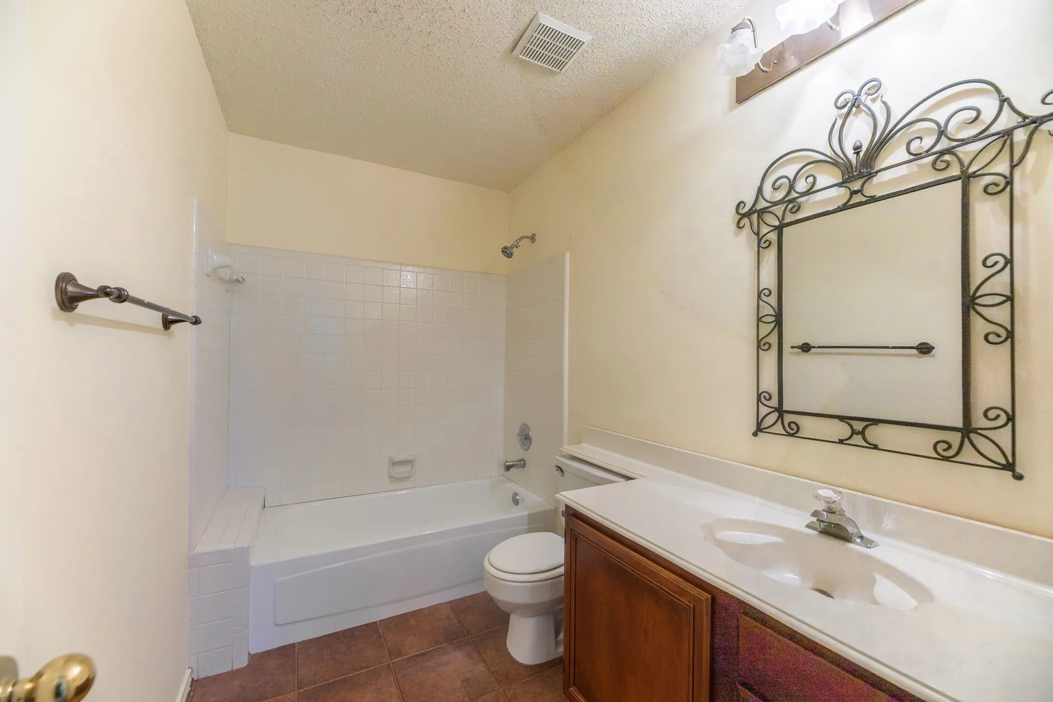 Single Family Residence For Sale in Rockwall County , 157 Summerhill Drive, Rockwall, Texas 75032, 3 Bedroom, 2 Bathroom, 2 Garage spaces, 1,731 Sqft, built in 1990, mls#21358417, Real Estate Agent in Rockwall, Homes For Sale in Rockwall county, Homes For Sale in Rockwall, Realtor in Rockwall Texas, Real Estate Brokerage Independent Realty Texas, Luminita Cordes Realtor