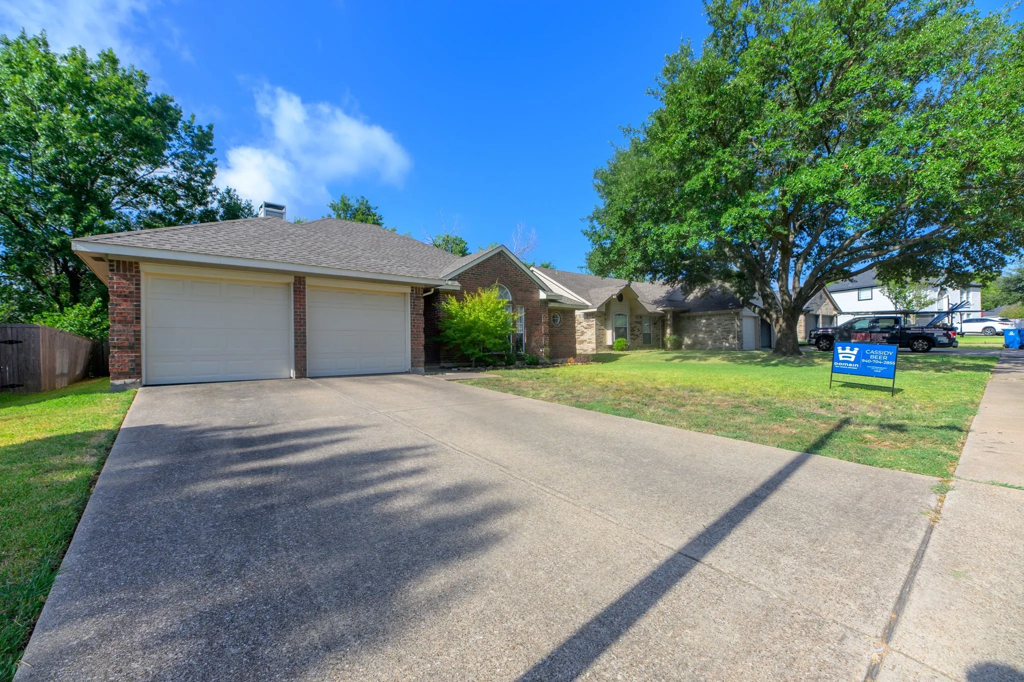 Single Family Residence For Sale in Rockwall County , 157 Summerhill Drive, Rockwall, Texas 75032, 3 Bedroom, 2 Bathroom, 2 Garage spaces, 1,731 Sqft, built in 1990, mls#21358417, Real Estate Agent in Rockwall, Homes For Sale in Rockwall county, Homes For Sale in Rockwall, Realtor in Rockwall Texas, Real Estate Brokerage Independent Realty Texas, Luminita Cordes Realtor