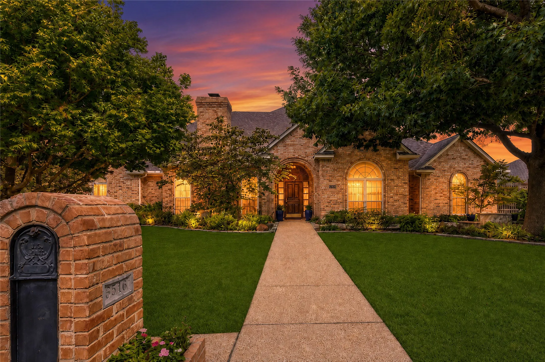 Single Family Residence For Sale in Tarrant County , 6516 Meadow Haven Drive, Fort Worth, Texas 76132, 4 Bedroom, 4 Bathroom, 2 Garage spaces, 3,701 Sqft, built in 1988, mls#21358000, Real Estate Agent in Fort Worth, Homes For Sale in Tarrant county, Homes For Sale in Fort Worth, Realtor in Fort Worth Texas, Real Estate Brokerage Independent Realty Texas, Luminita Cordes Realtor