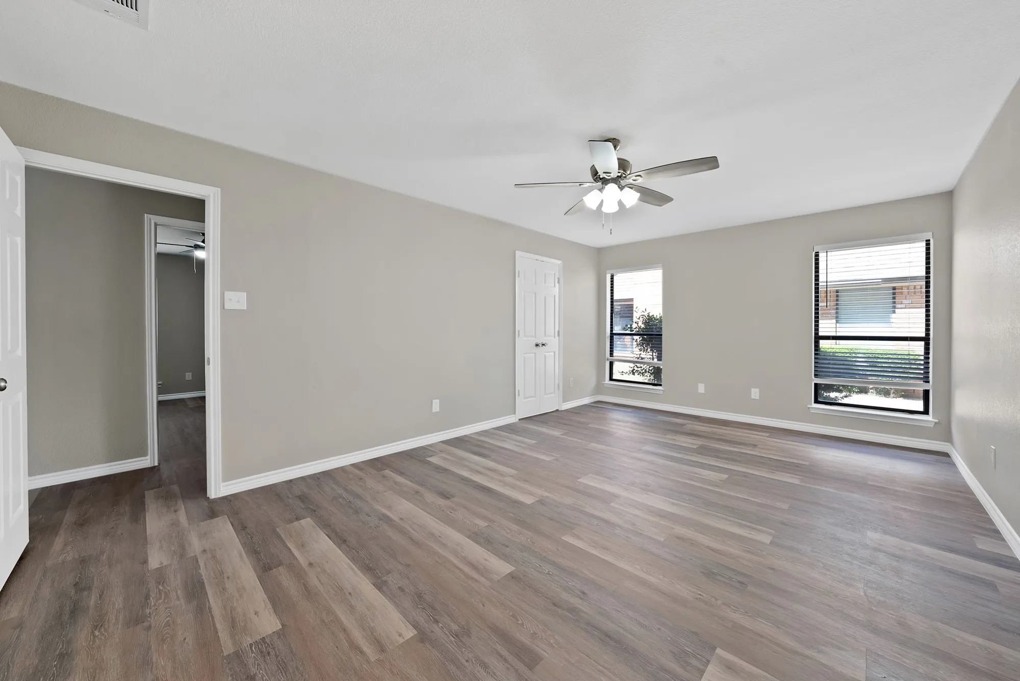 Single Family Residence For Sale in Tarrant County , 5612 Polo Club Drive, Arlington, Texas 76017, 3 Bedroom, 2 Bathroom, 2 Garage spaces, 1,450 Sqft, built in 1985, mls#21354880, Real Estate Agent in Arlington, Homes For Sale in Tarrant county, Homes For Sale in Arlington, Realtor in Arlington Texas, Real Estate Brokerage Independent Realty Texas, Luminita Cordes Realtor