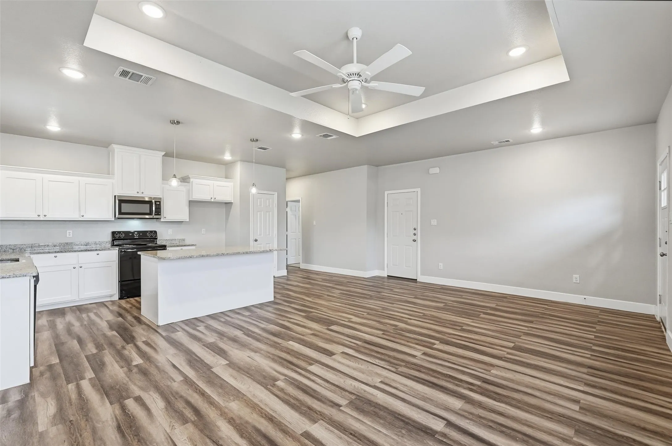 Single Family Residence For Rent in Hunt County , 4215 Oneal Street, Greenville, Texas 75401, 3 Bedroom, 2 Bathroom, 1 Garage spaces, 1,454 Sqft, built in 2021, mls#21358450, Real Estate Agent in Greenville, Homes For Rent in Hunt county, Homes For Rent in Greenville, Realtor in Greenville Texas, Real Estate Brokerage Independent Realty Texas, Luminita Cordes Realtor