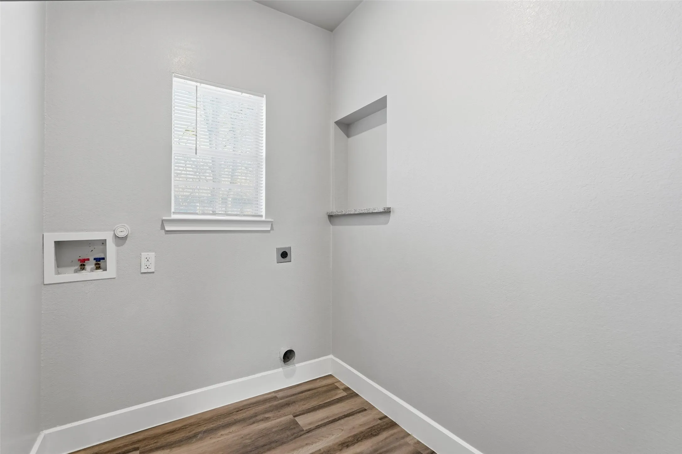 Single Family Residence For Rent in Hunt County , 4215 Oneal Street, Greenville, Texas 75401, 3 Bedroom, 2 Bathroom, 1 Garage spaces, 1,454 Sqft, built in 2021, mls#21358450, Real Estate Agent in Greenville, Homes For Rent in Hunt county, Homes For Rent in Greenville, Realtor in Greenville Texas, Real Estate Brokerage Independent Realty Texas, Luminita Cordes Realtor