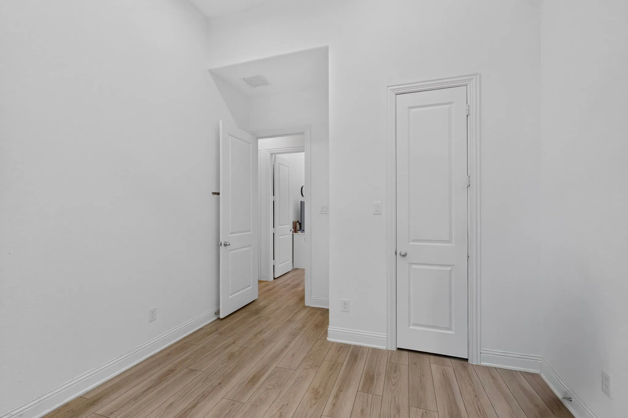 Single Family Residence For Sale in Tarrant County , 7541 Pondview Lane, Fort Worth, Texas 76123, 4 Bedroom, 3 Bathroom, Garage spaces, 2,927 Sqft, built in 2018, mls#21358434, Real Estate Agent in Fort Worth, Homes For Sale in Tarrant county, Homes For Sale in Fort Worth, Realtor in Fort Worth Texas, Real Estate Brokerage Independent Realty Texas, Luminita Cordes Realtor