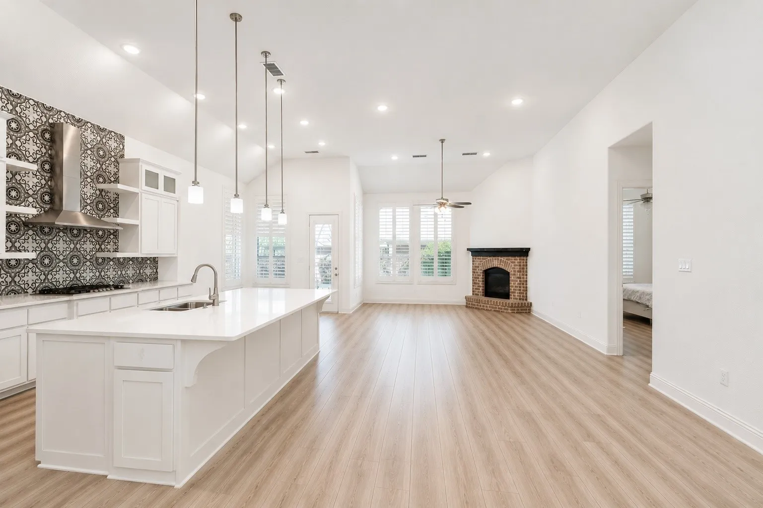 Single Family Residence For Sale in Tarrant County , 7541 Pondview Lane, Fort Worth, Texas 76123, 4 Bedroom, 3 Bathroom, Garage spaces, 2,927 Sqft, built in 2018, mls#21358434, Real Estate Agent in Fort Worth, Homes For Sale in Tarrant county, Homes For Sale in Fort Worth, Realtor in Fort Worth Texas, Real Estate Brokerage Independent Realty Texas, Luminita Cordes Realtor