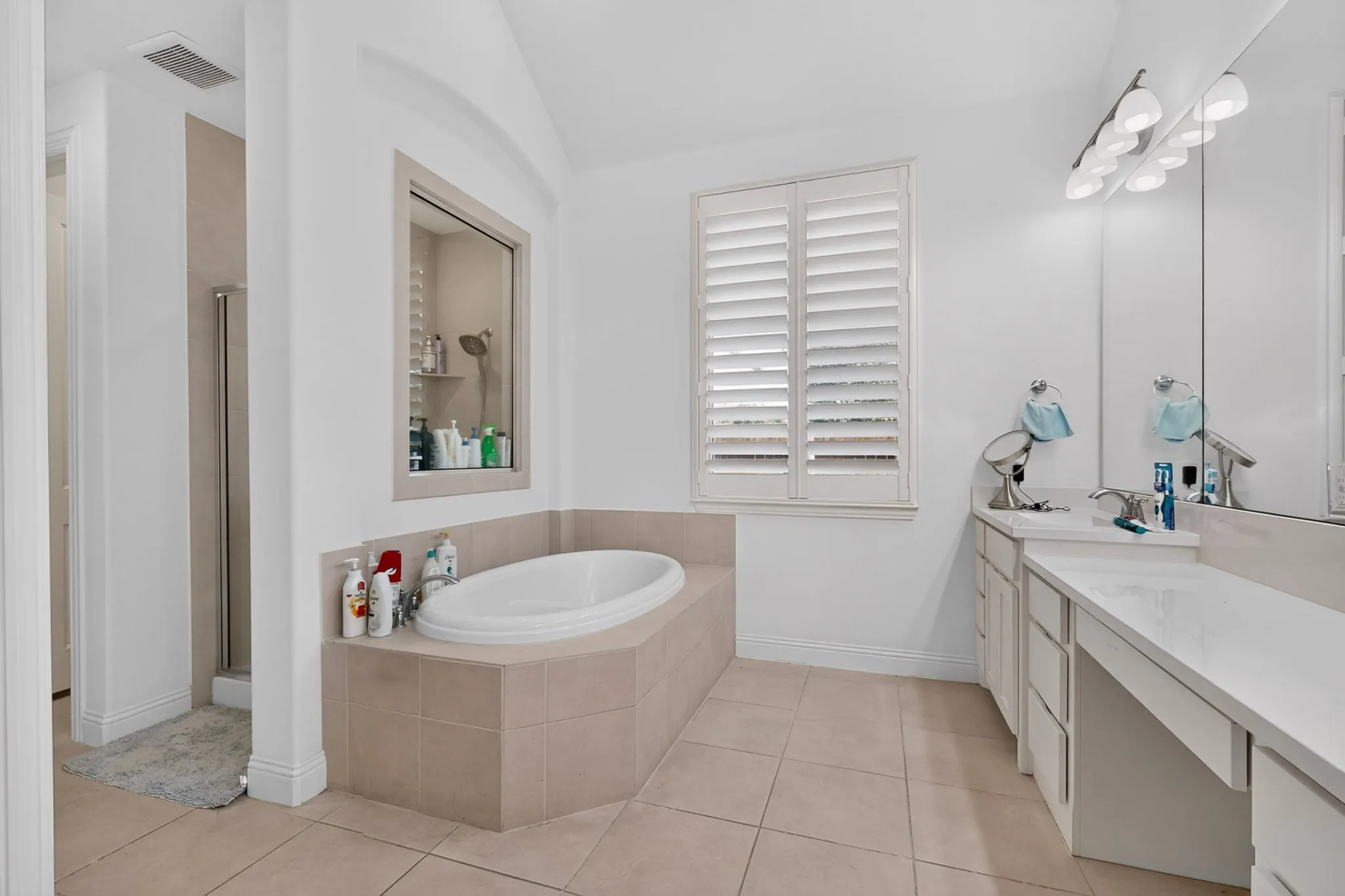 Single Family Residence For Sale in Tarrant County , 7541 Pondview Lane, Fort Worth, Texas 76123, 4 Bedroom, 3 Bathroom, Garage spaces, 2,927 Sqft, built in 2018, mls#21358434, Real Estate Agent in Fort Worth, Homes For Sale in Tarrant county, Homes For Sale in Fort Worth, Realtor in Fort Worth Texas, Real Estate Brokerage Independent Realty Texas, Luminita Cordes Realtor