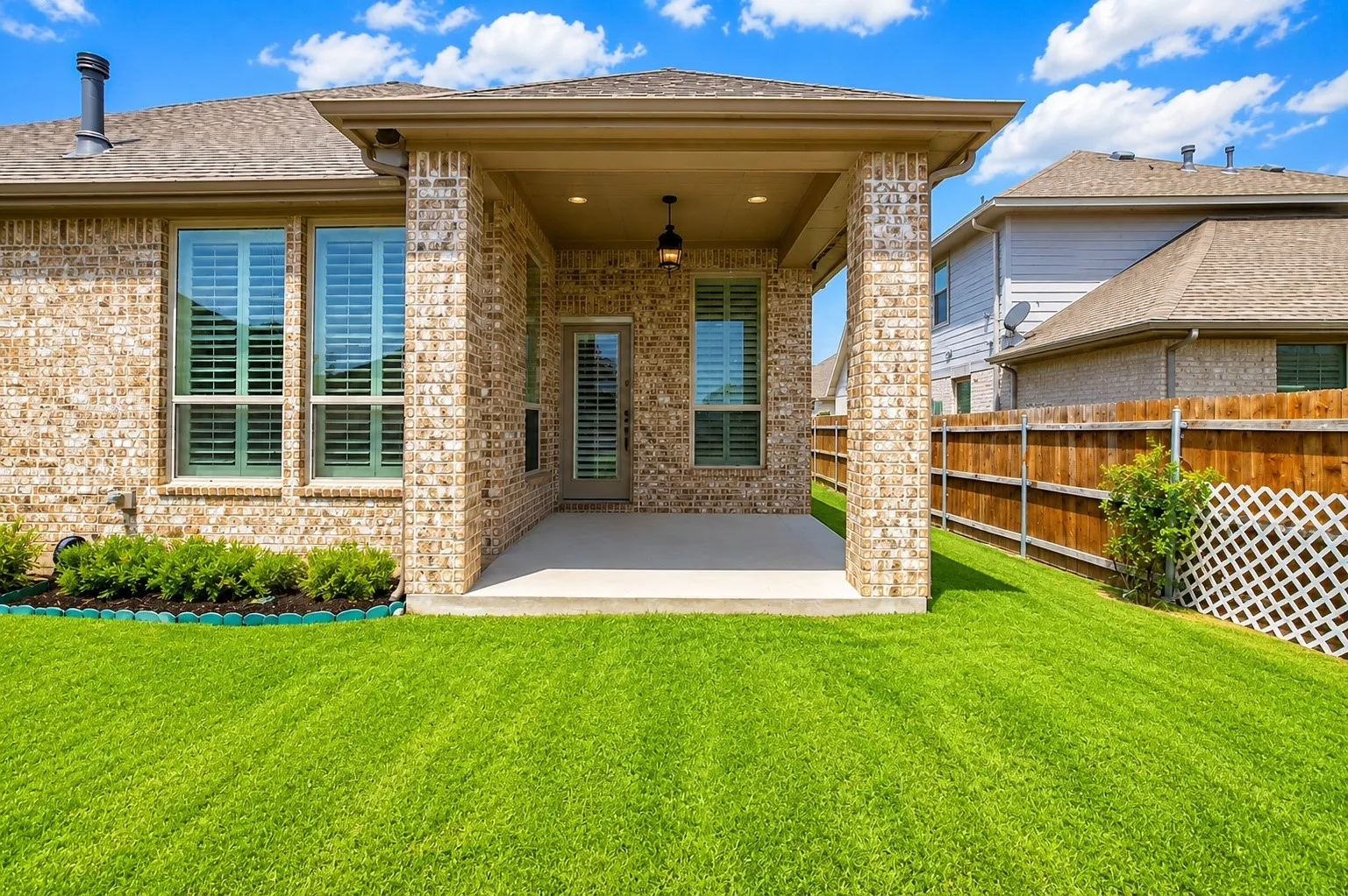 Single Family Residence For Sale in Tarrant County , 7541 Pondview Lane, Fort Worth, Texas 76123, 4 Bedroom, 3 Bathroom, Garage spaces, 2,927 Sqft, built in 2018, mls#21358434, Real Estate Agent in Fort Worth, Homes For Sale in Tarrant county, Homes For Sale in Fort Worth, Realtor in Fort Worth Texas, Real Estate Brokerage Independent Realty Texas, Luminita Cordes Realtor