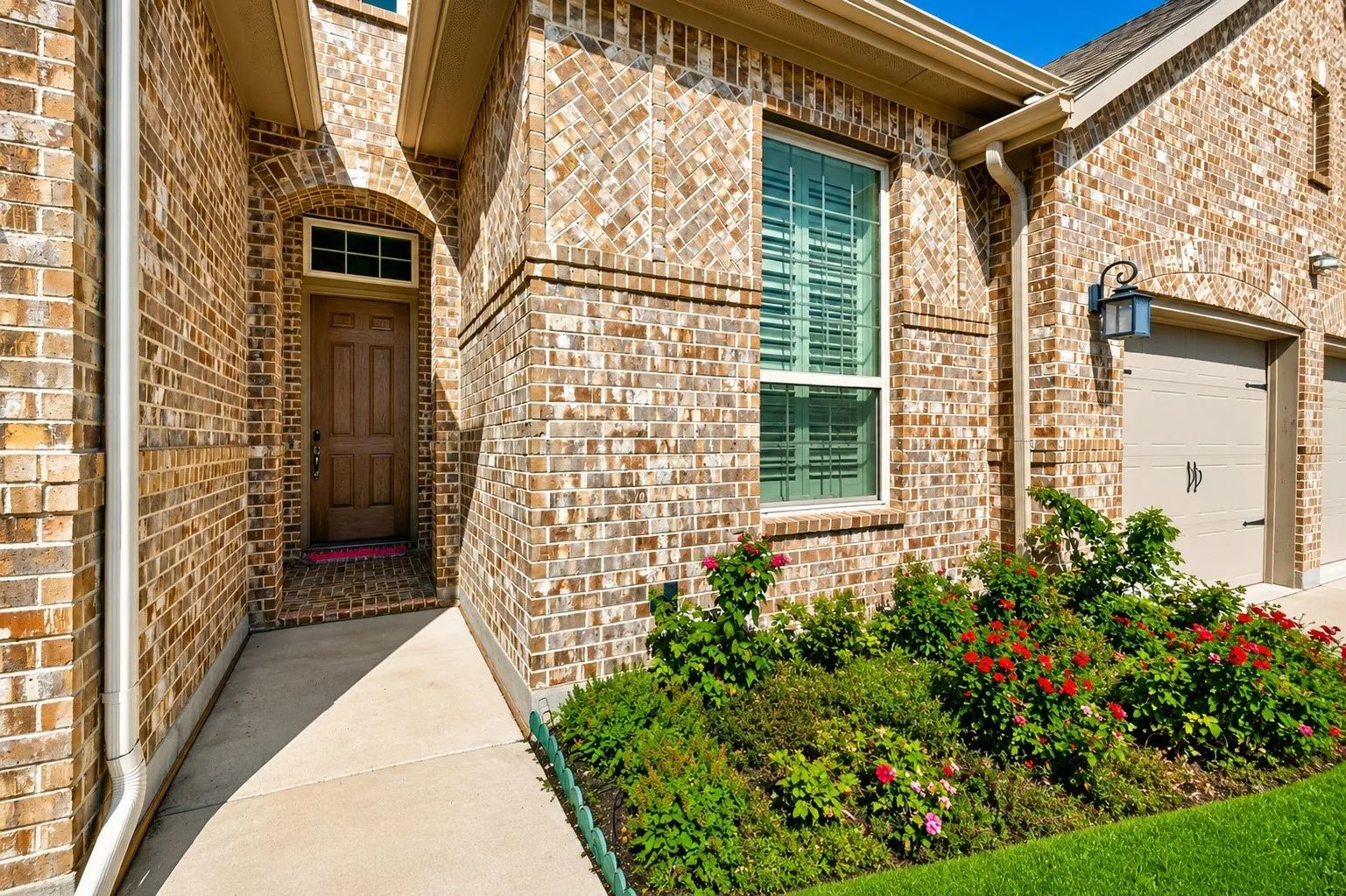 Single Family Residence For Sale in Tarrant County , 7541 Pondview Lane, Fort Worth, Texas 76123, 4 Bedroom, 3 Bathroom, Garage spaces, 2,927 Sqft, built in 2018, mls#21358434, Real Estate Agent in Fort Worth, Homes For Sale in Tarrant county, Homes For Sale in Fort Worth, Realtor in Fort Worth Texas, Real Estate Brokerage Independent Realty Texas, Luminita Cordes Realtor