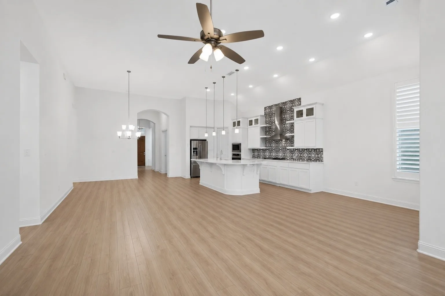 Single Family Residence For Sale in Tarrant County , 7541 Pondview Lane, Fort Worth, Texas 76123, 4 Bedroom, 3 Bathroom, Garage spaces, 2,927 Sqft, built in 2018, mls#21358434, Real Estate Agent in Fort Worth, Homes For Sale in Tarrant county, Homes For Sale in Fort Worth, Realtor in Fort Worth Texas, Real Estate Brokerage Independent Realty Texas, Luminita Cordes Realtor